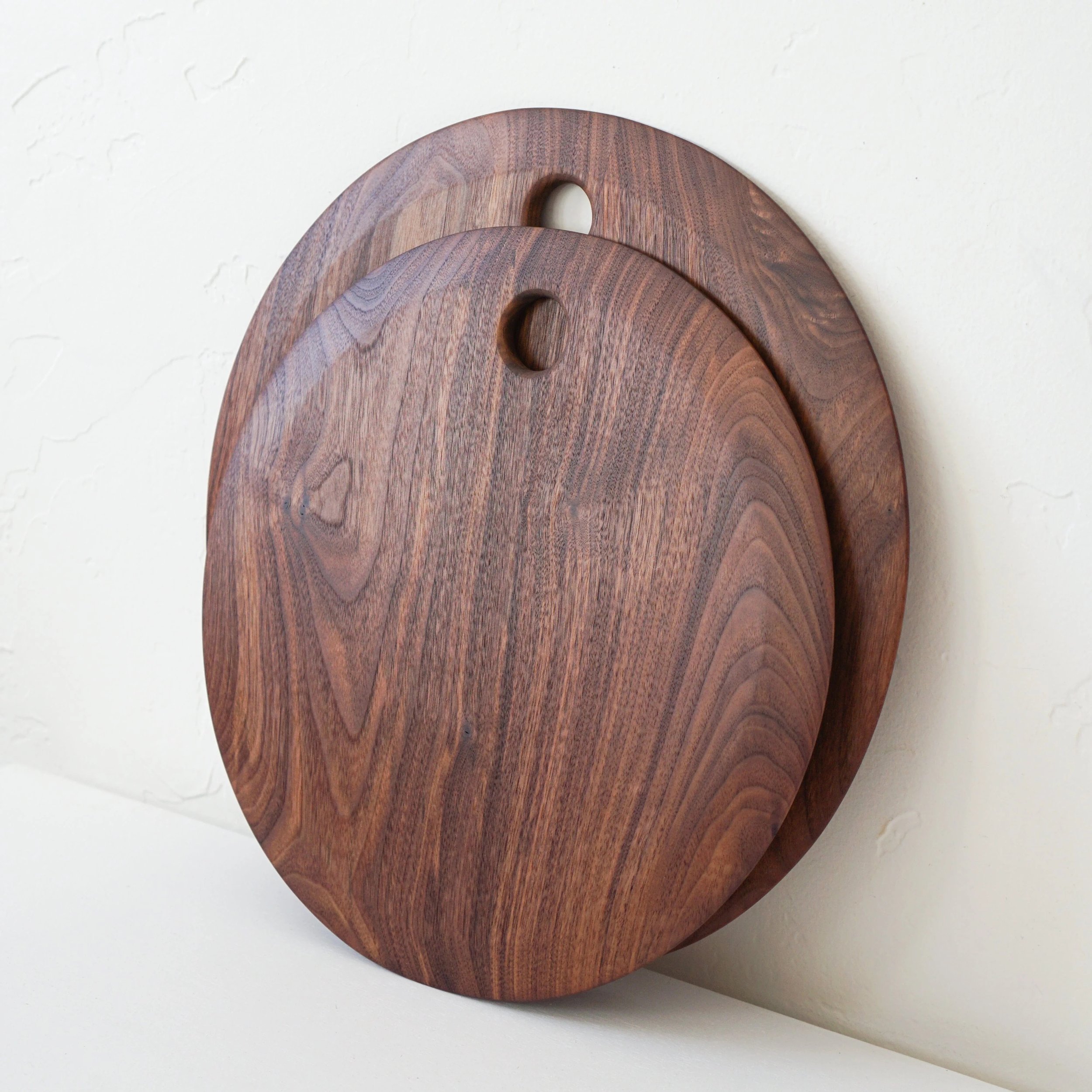 the-wooden-palate-cutting-boards-walnut-16-aria-serving-cutting-board-40551678935295.jpeg