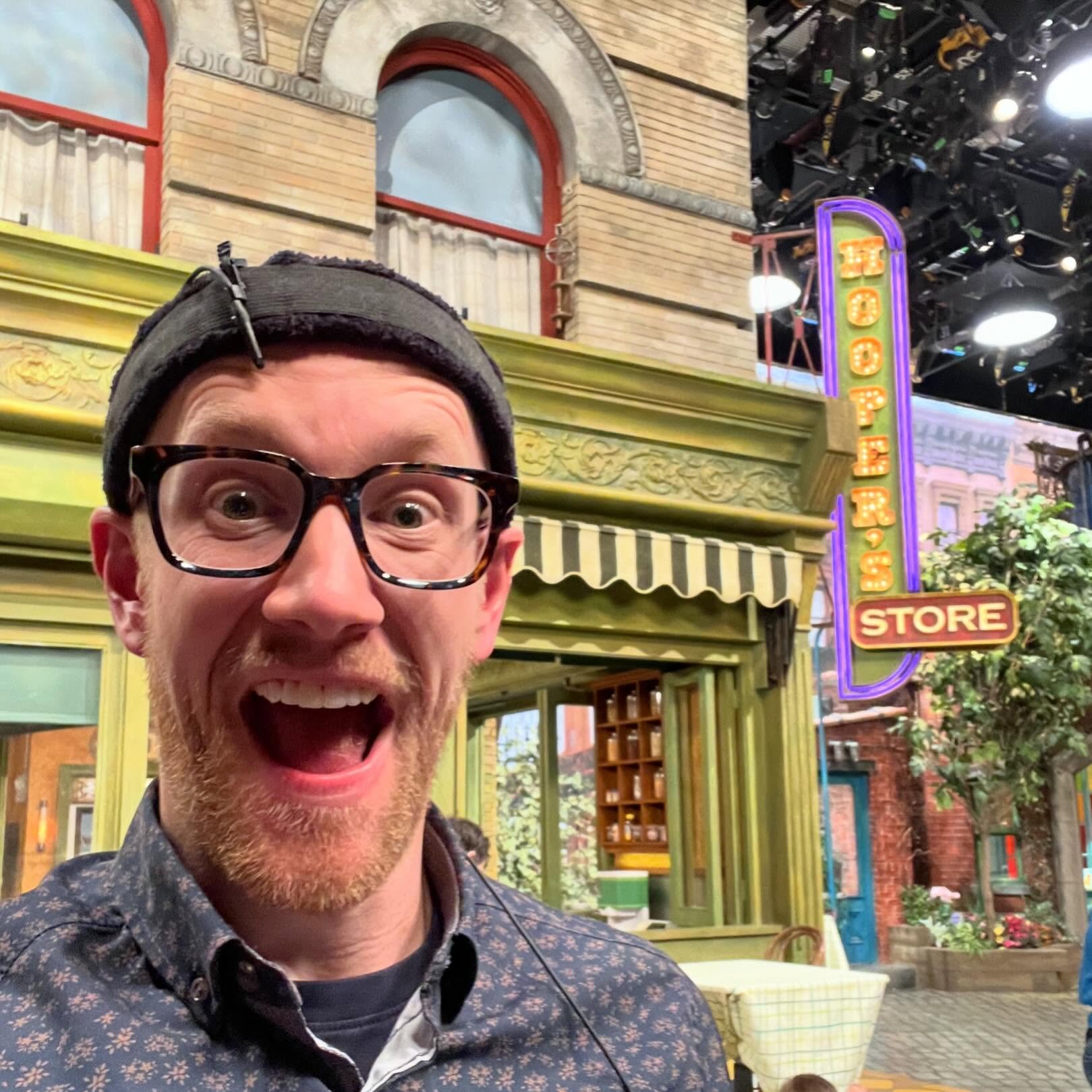 That&rsquo;s a wrap on season 55 of Sesame Street! I am soooo happy to be a tiny part of the magic! This show! This cast! This crew! &hearts;️ #sesamestreet #muppet #jimhenson