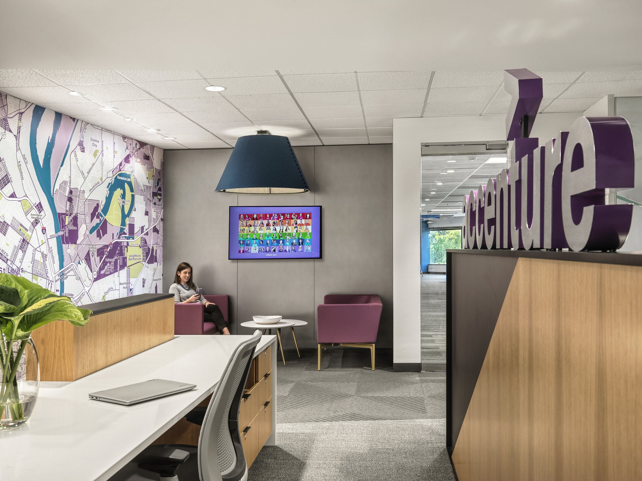 Reception to Seating Area_Wpeople.jpg