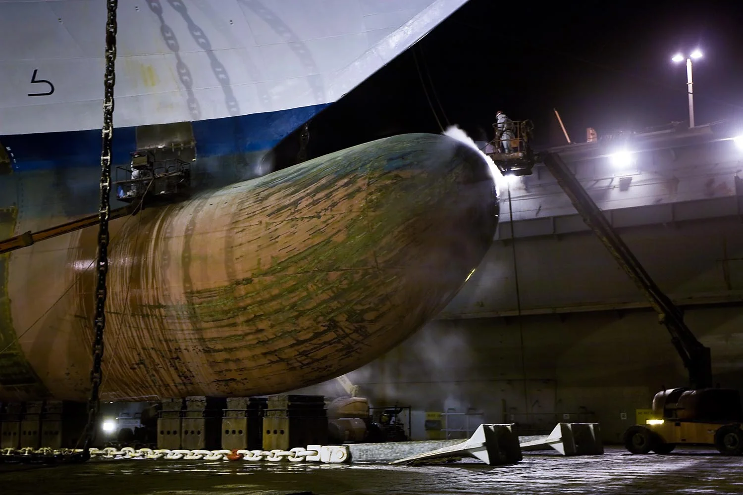  Dry dock: Nassau, Bahamas 