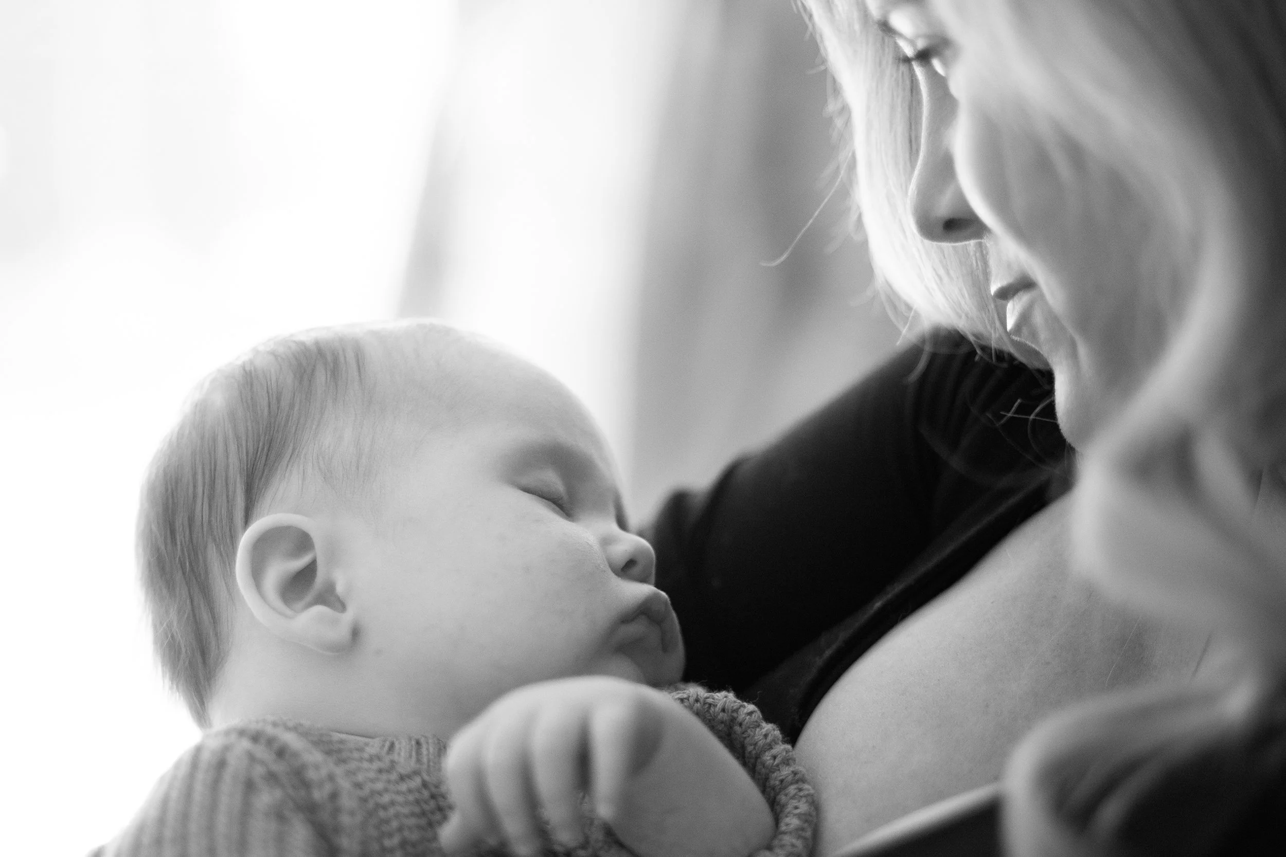 Postpartum_Katie-7987-BW.jpg