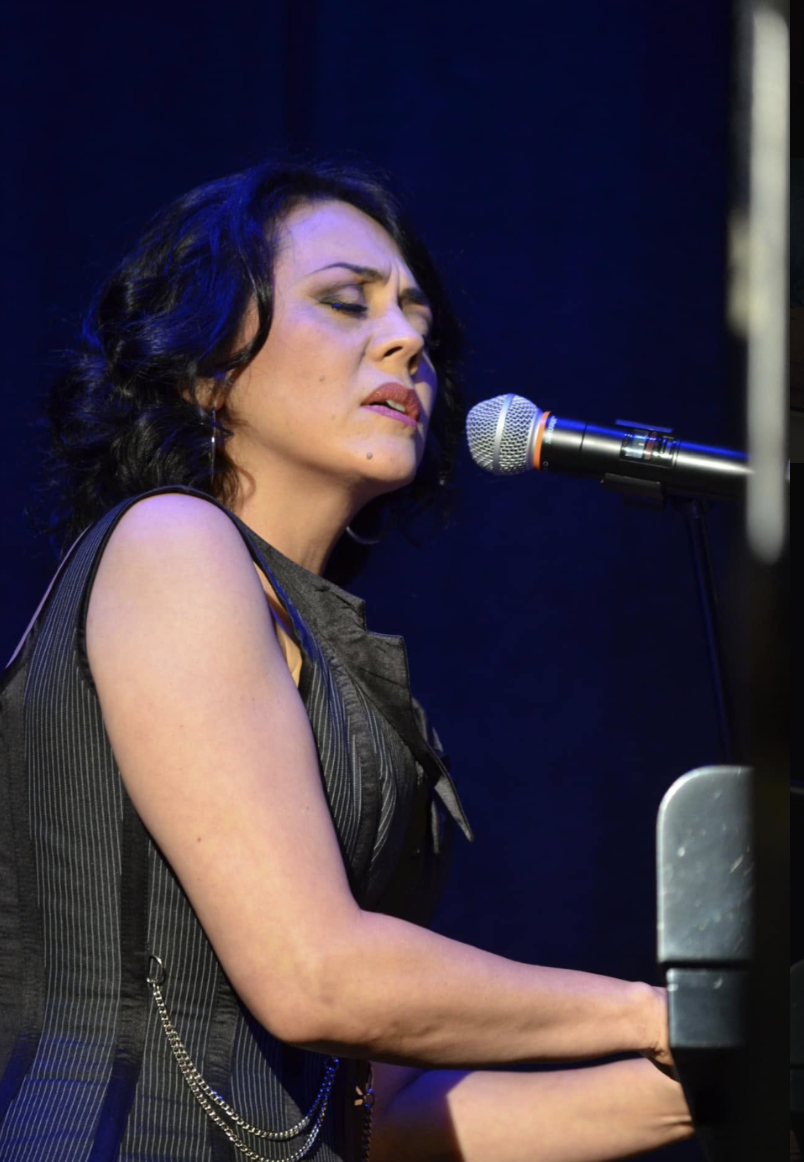 Satomi Hofmann at The Iowa Theater © Vicki Minor 2023