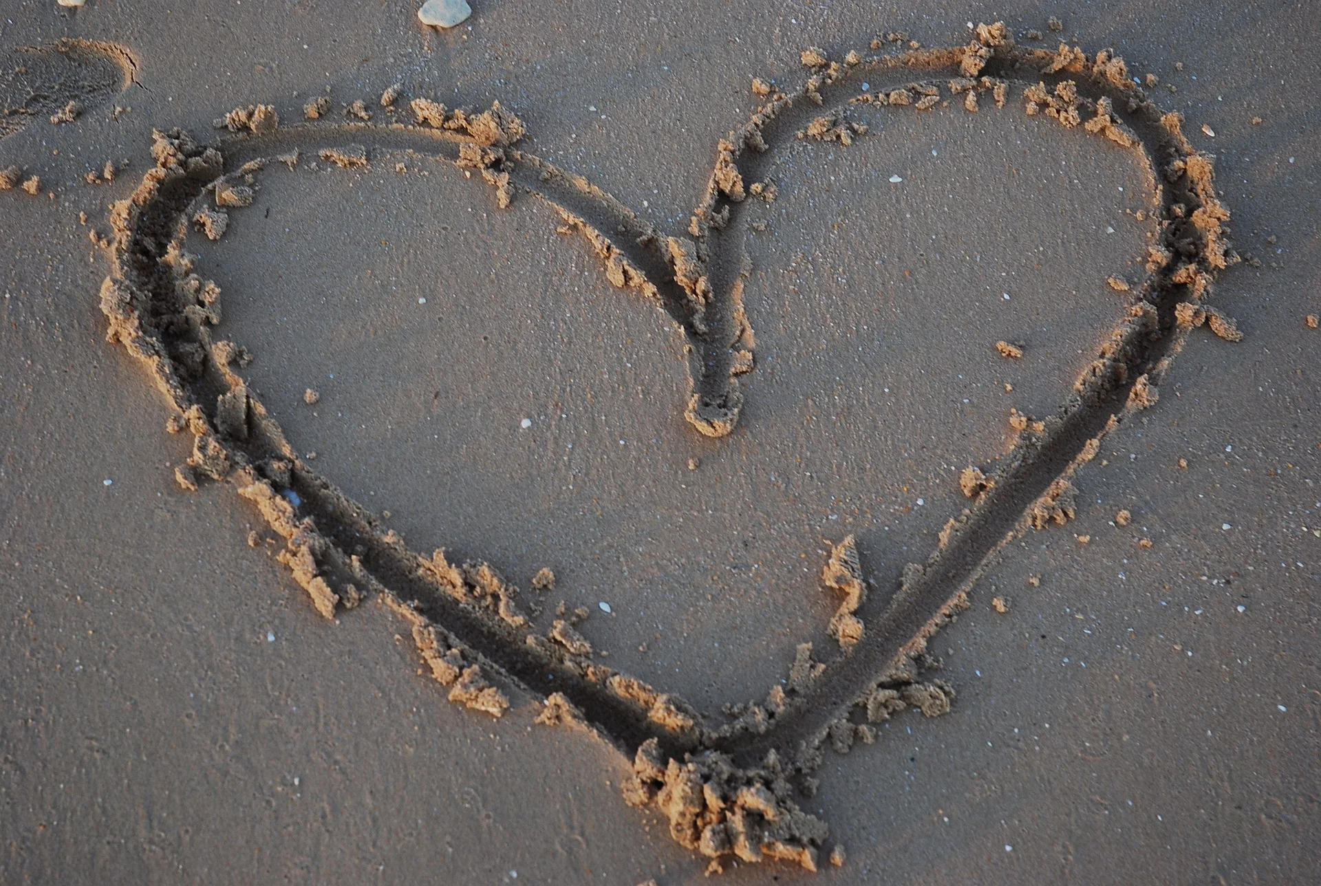 heart-1463600_1920.jpg