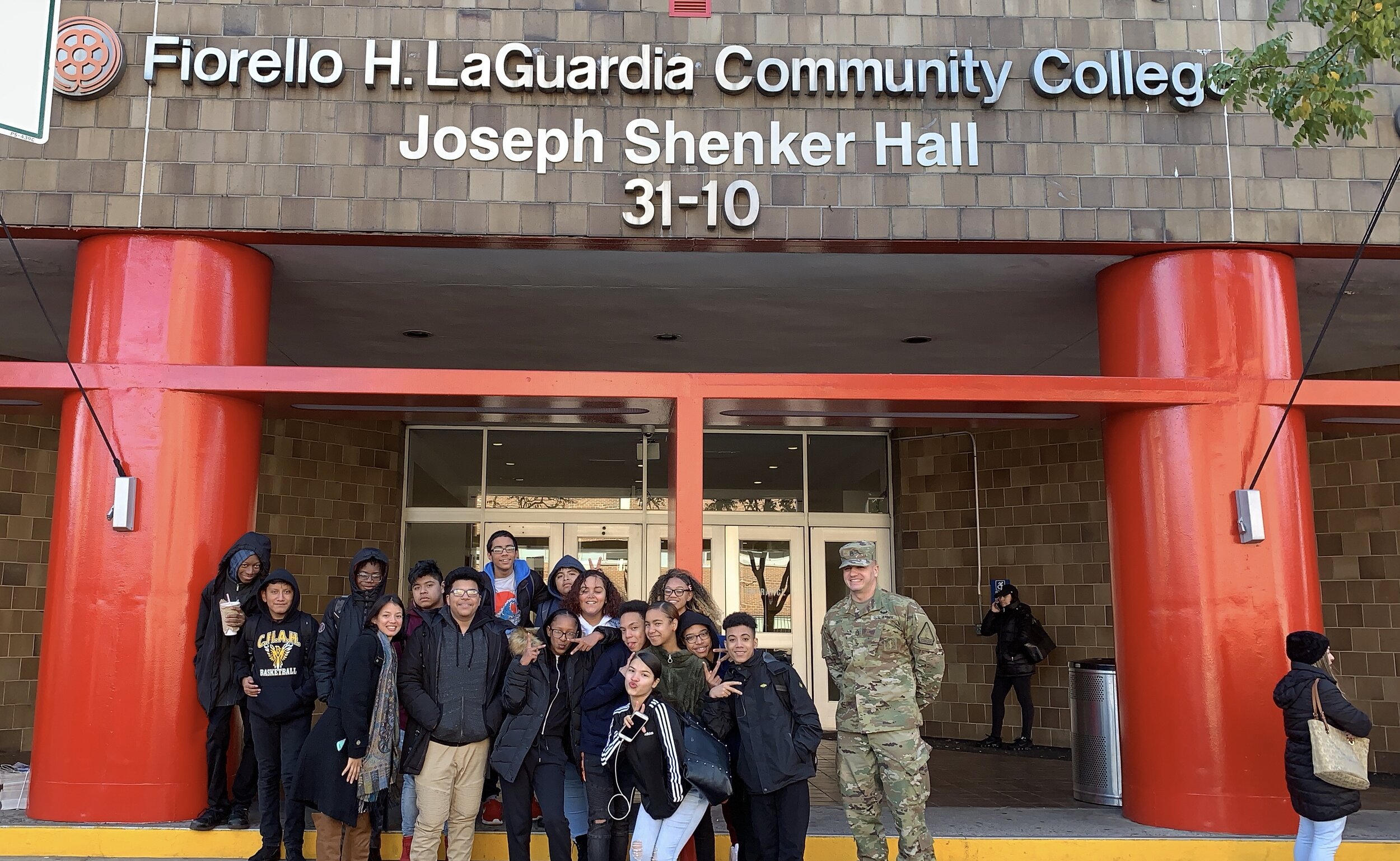 Middle Schoolers Tour Laguardia Community College The Community Health Academy Of The Heights