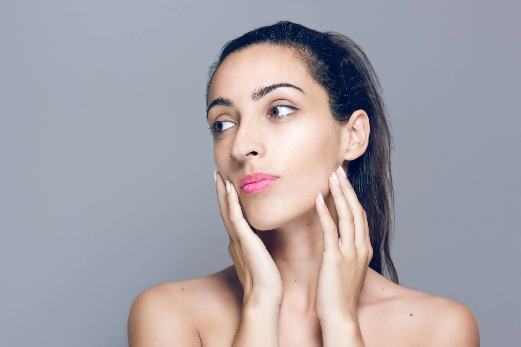 Imágenes donde lo importante son el maquillaje, los complementos o el peinado