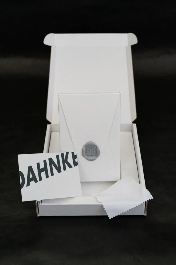 Shipping Box (w/ card & microfiber cloth)