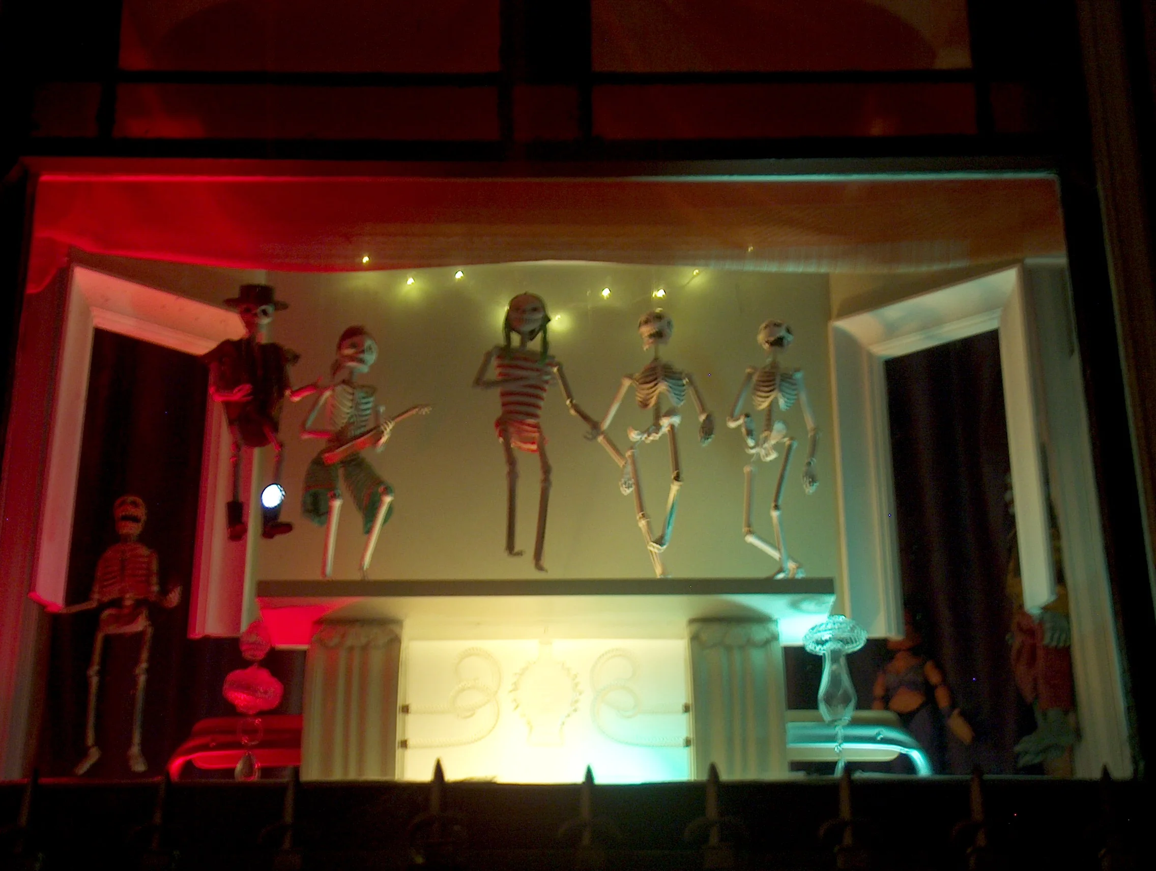 Halloween / Dia de los Muertos Automated Window Display