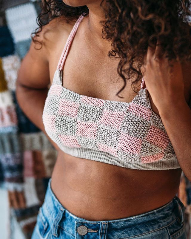 🌸🌸🌸 pink checkers available online :) 〰️ #handknit #patchwork #handmade #knitwear #bra #linen