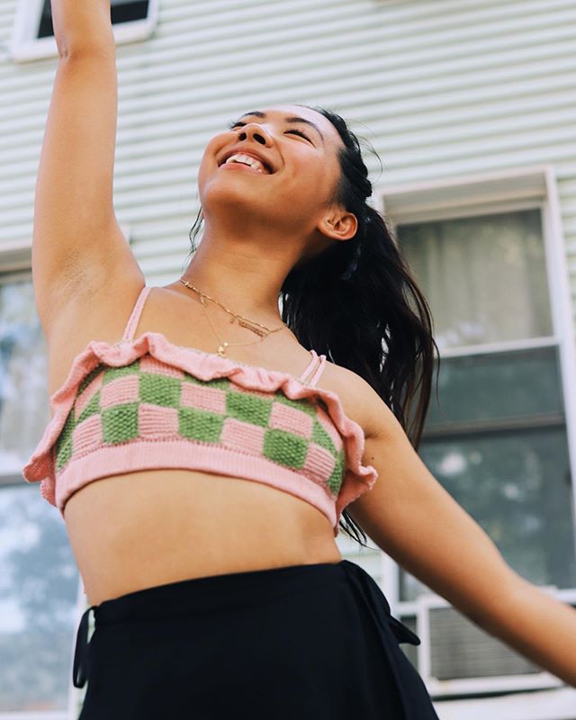 Ruffles and checkers on @haveanicedayy_ ✨ shot by @pollyrosey 🌸💕 #handknit #knitwear #patchwork #slowfashion