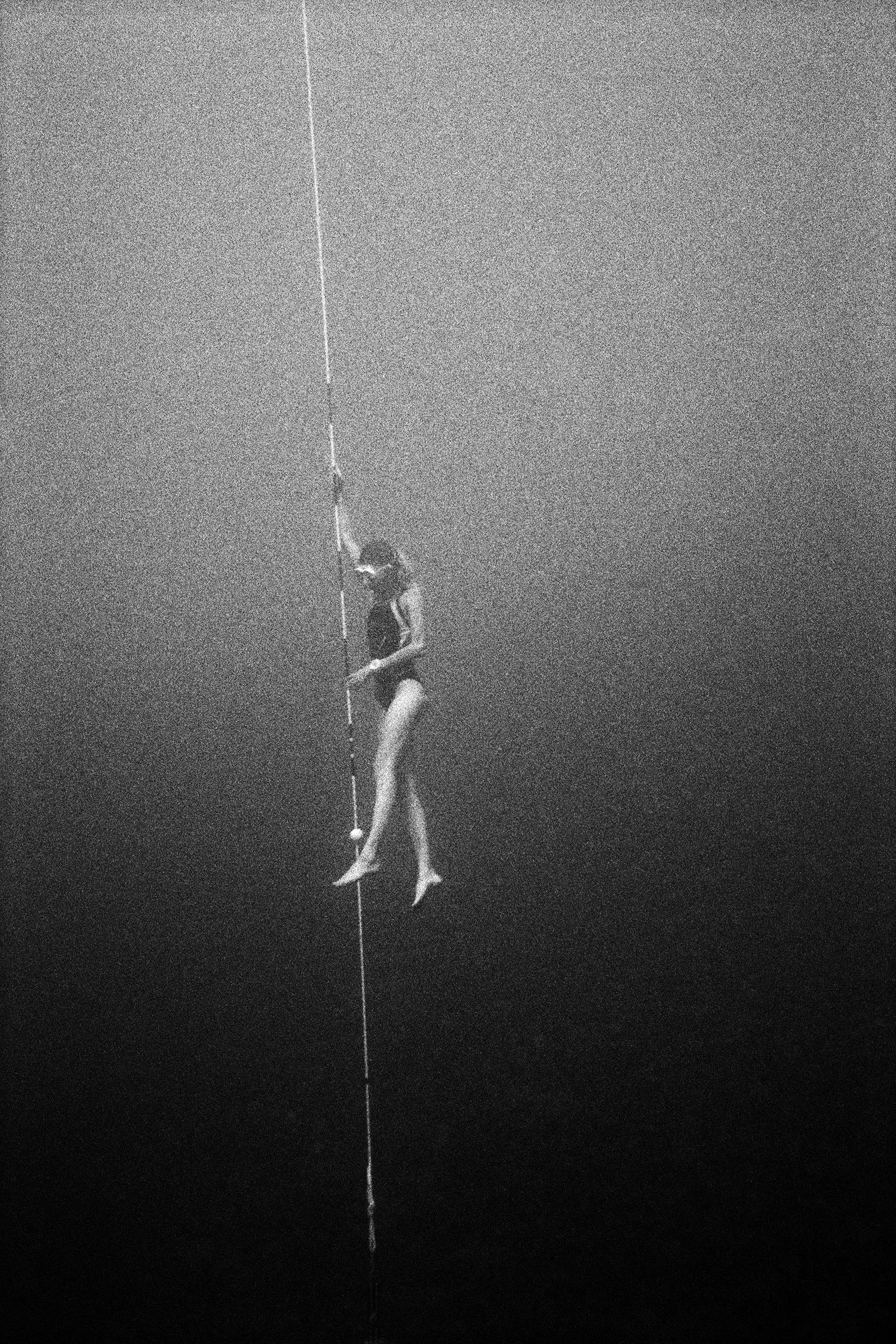 PEDRO_MERGULHO_04_P20_PRBaryta315_Gray_120x80cm copy.jpg