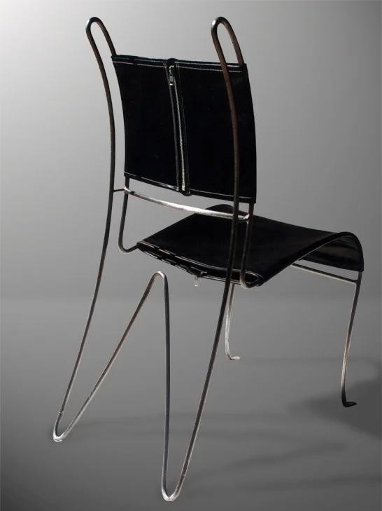 chair01_email.jpg