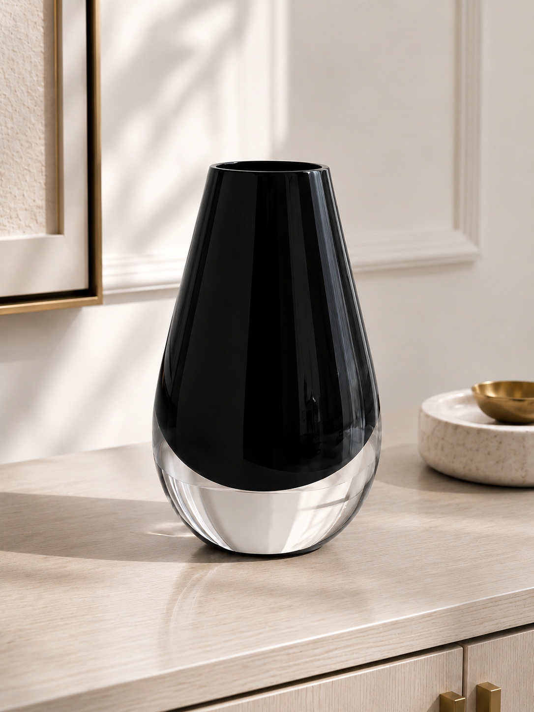 vivience black vase .PNG