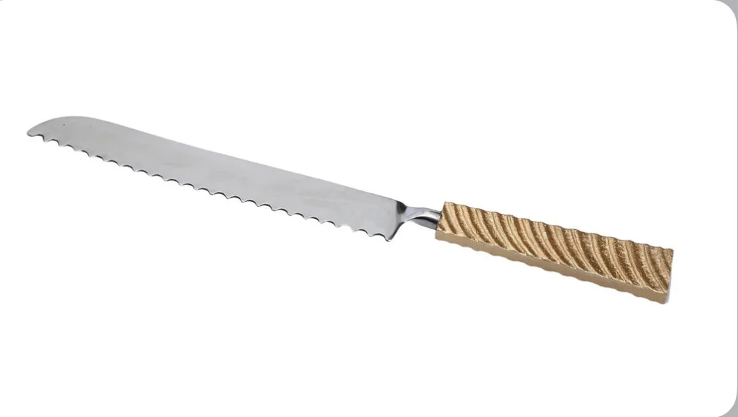 classic touch wavy challah knife.jpg