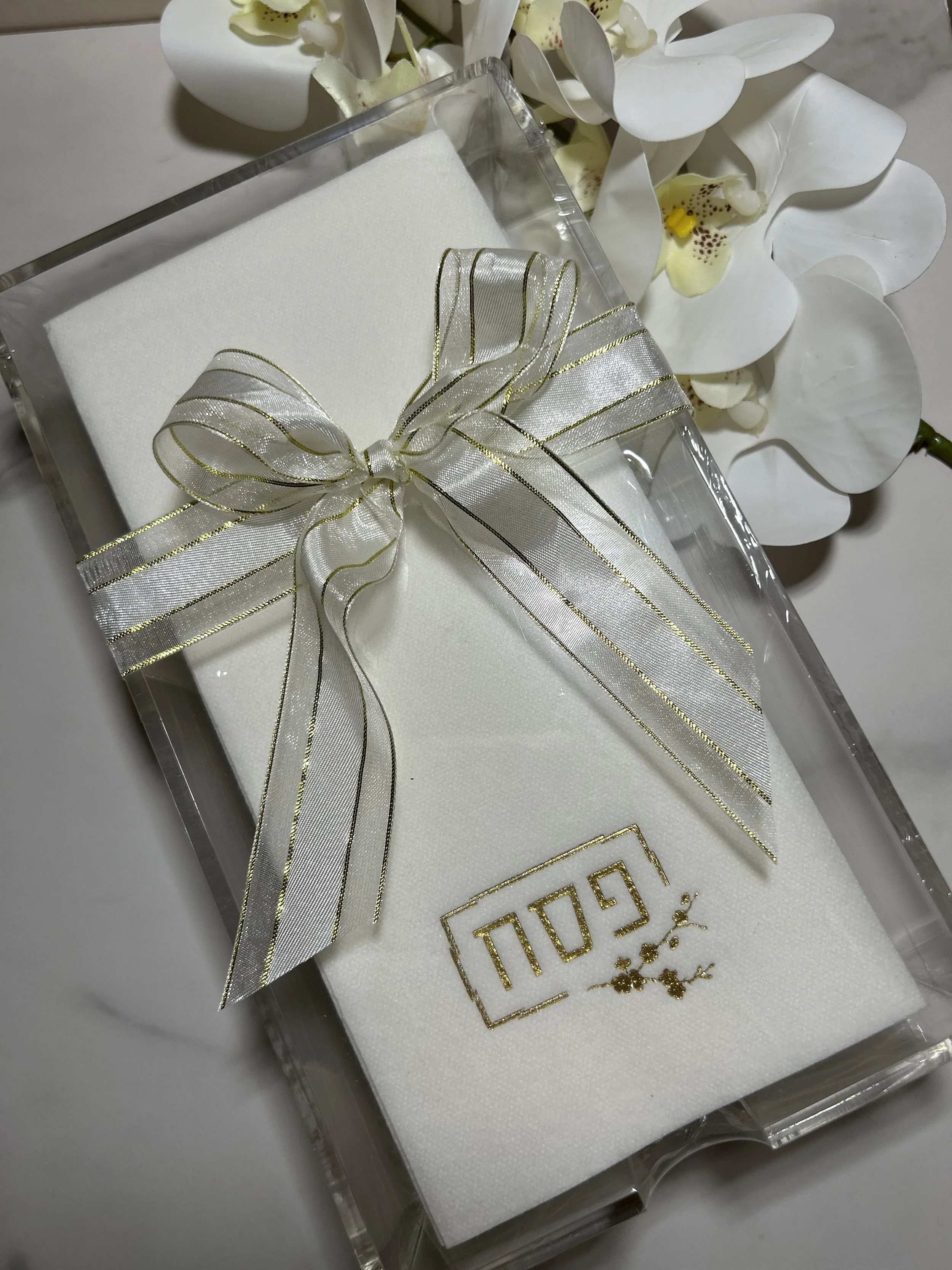 Napkin/Towel Gift Set With Lucite Holder