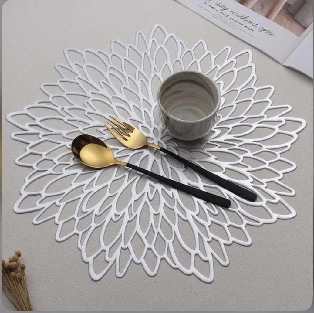 amazon snowflake placemat.jpg