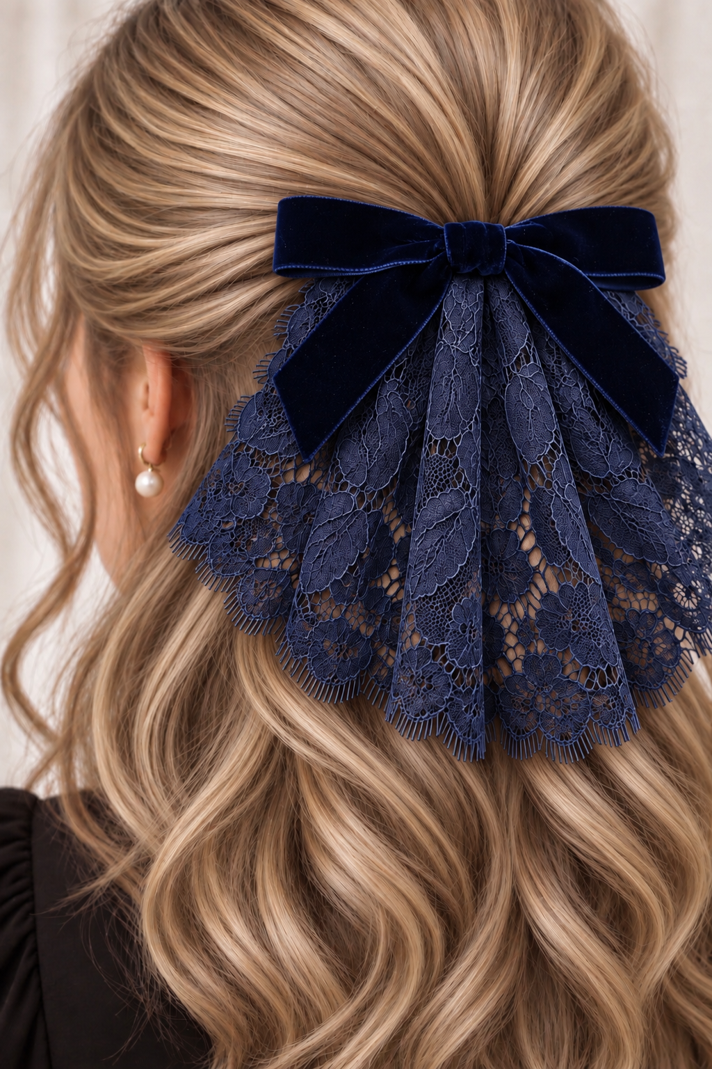 carolina navy eyelash .png