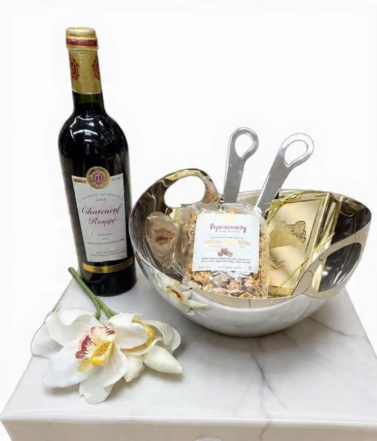 shalach manos bowl with servers.JPG