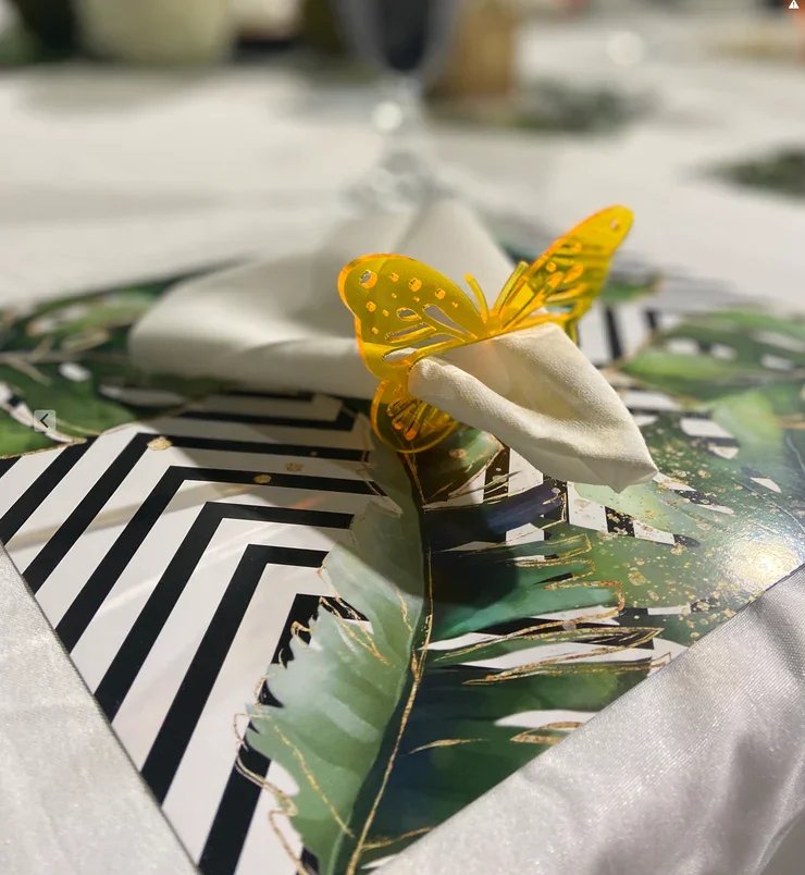 csquared tropical charger closeup.WEBP