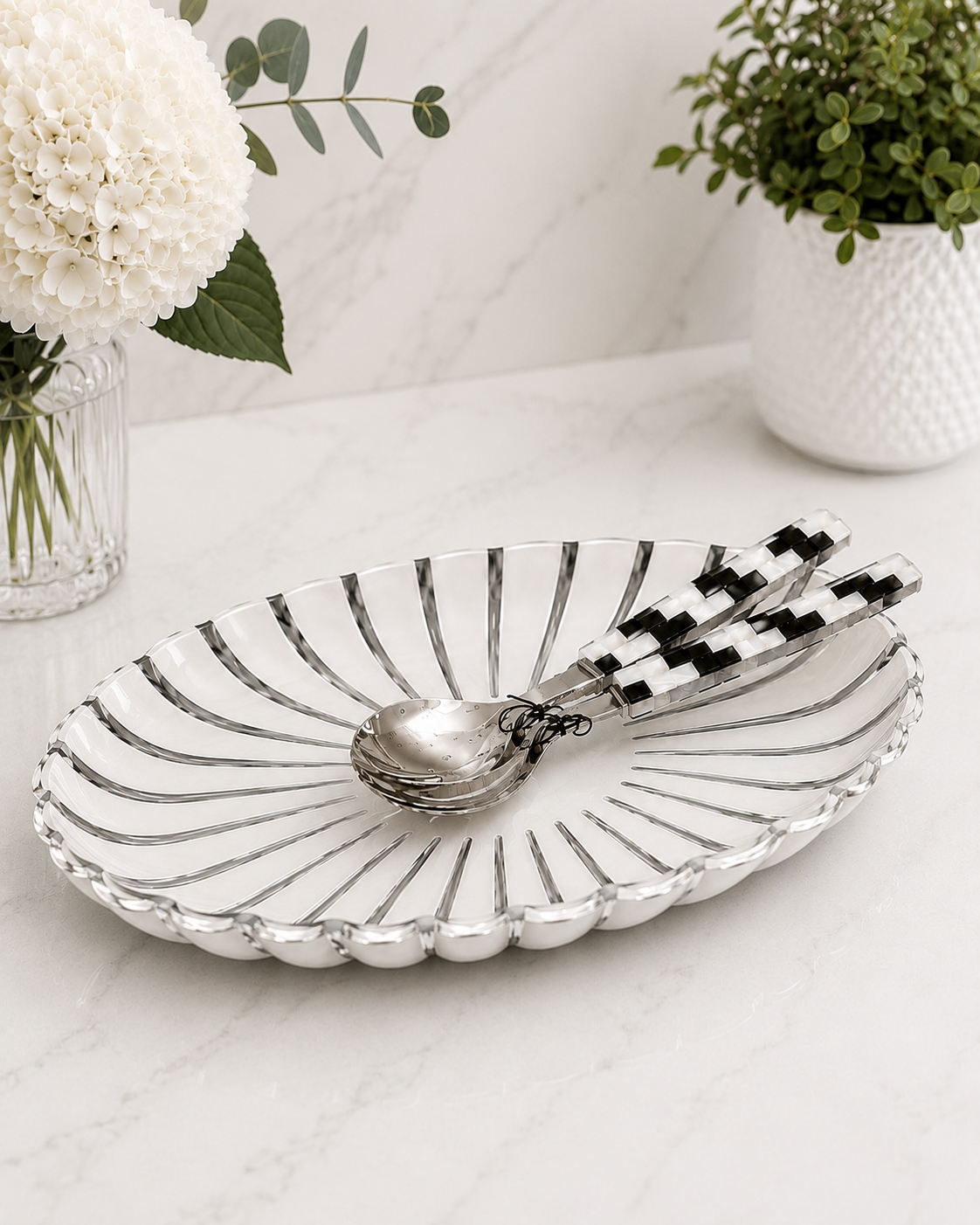 guzzini oval tray with servers.PNG