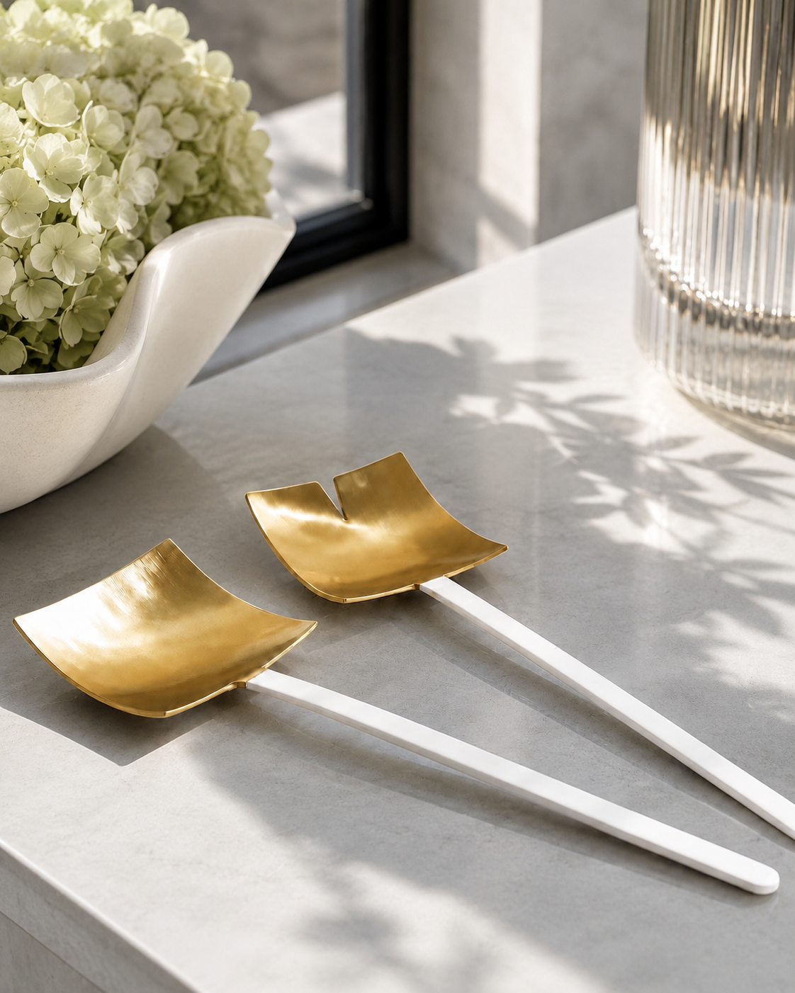 vivience modern white and gold servers.PNG