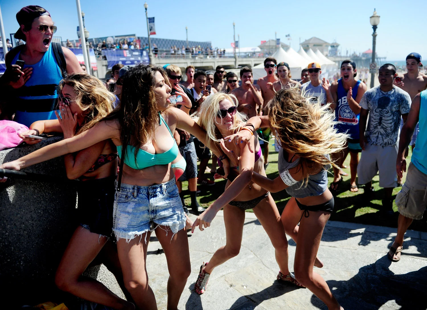 Girls fight at US Open of Surfing