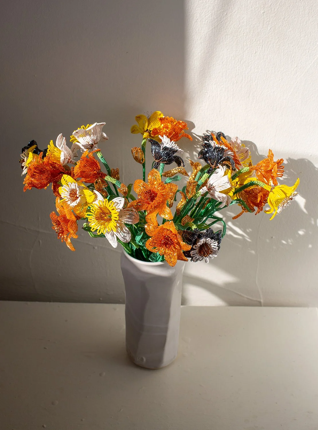 mixed-daffodil-bouquet-five-colors-beaded-sculpture-7.jpg