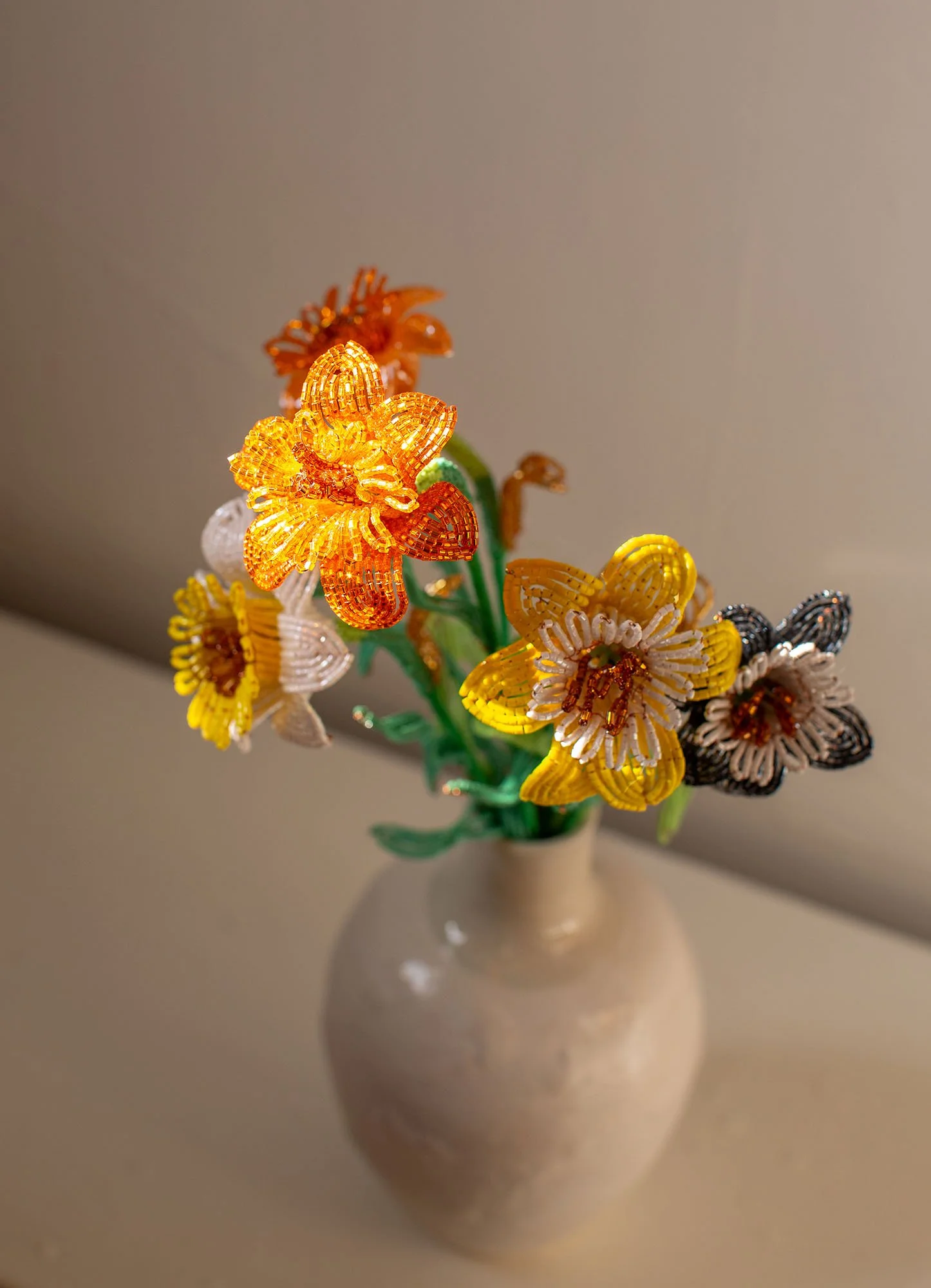 mixed-daffodil-bouquet-five-colors-beaded-sculpture-27.jpg