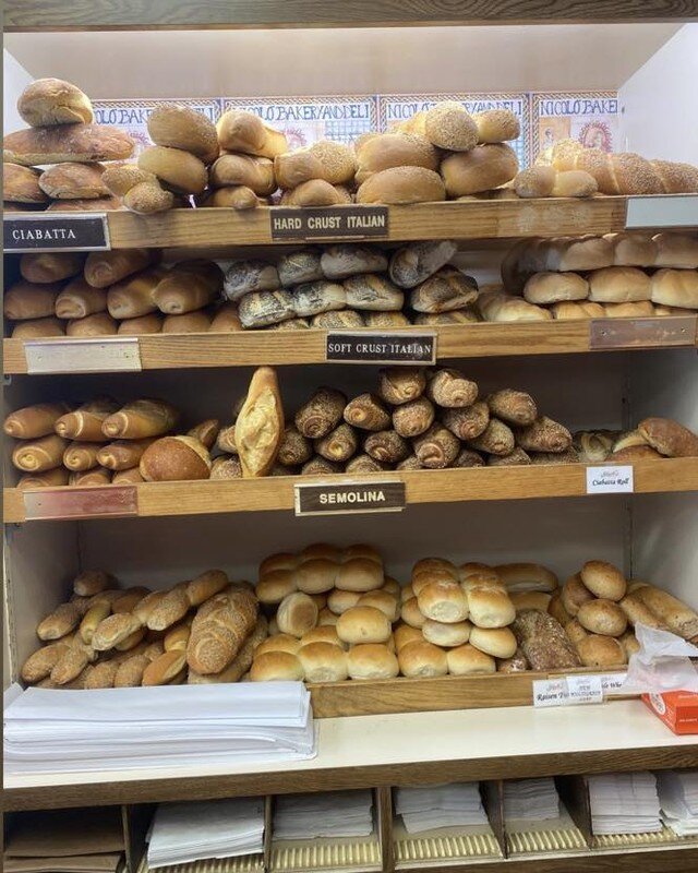 What&rsquo;s better than #newjersey bread! Nicolo&rsquo;s is a long time family favorite. They supply bread to so many local delis in the area. In addition to delicious bread they also have amazing sandwiches and sesame cookies. 
First photo is the b