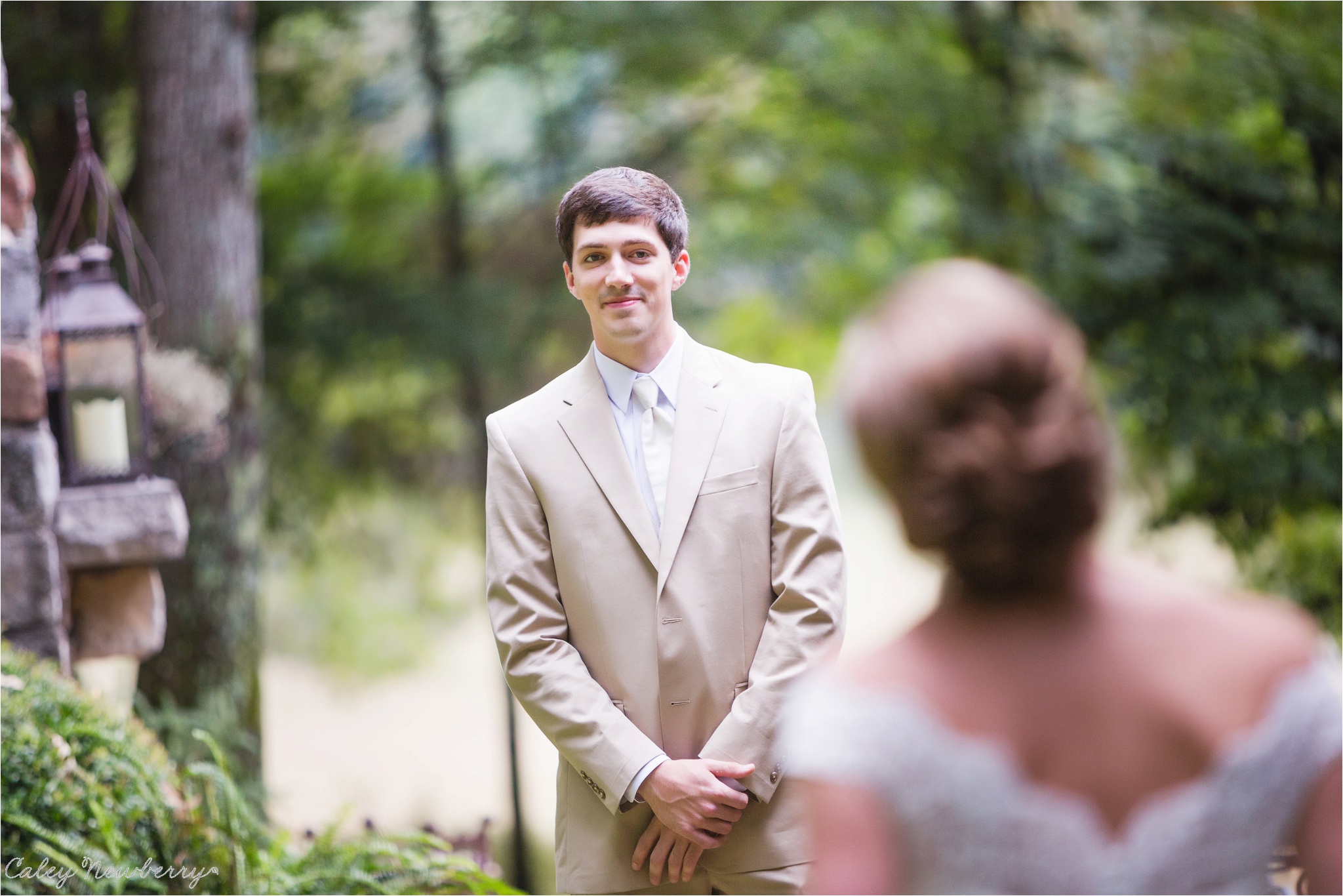 groom-reaction-first-look