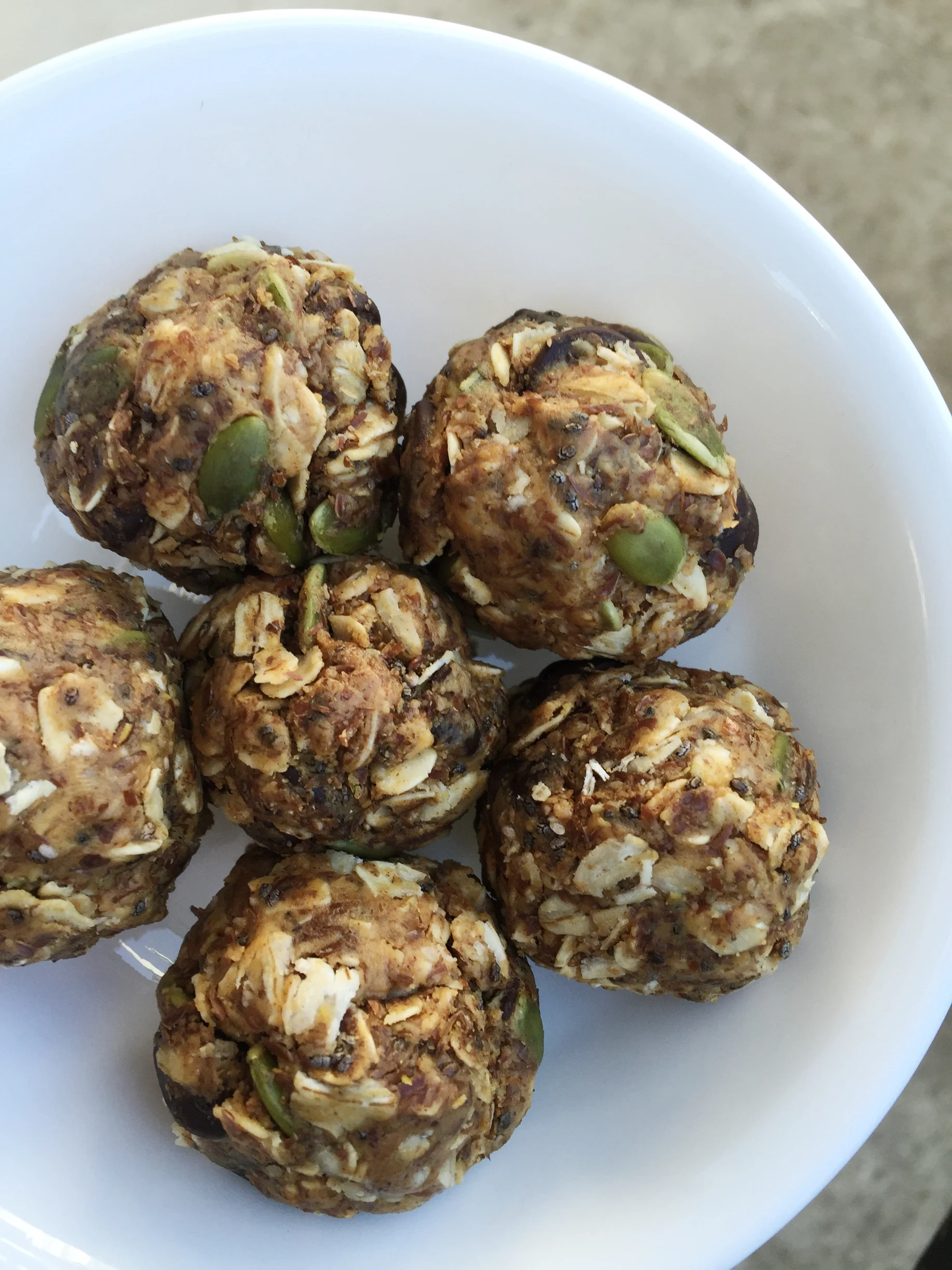 ISHINE365 x Chocolate Pumpkin Seed Energy Bites