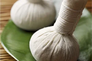 sunna-herbal-poultice-massage-ritual.jpg