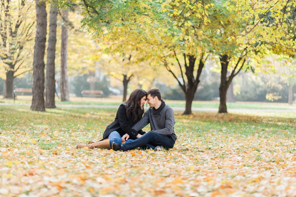 Prater Hauptallee, Vienna | Pamela and Alex's Fall Engagement Session