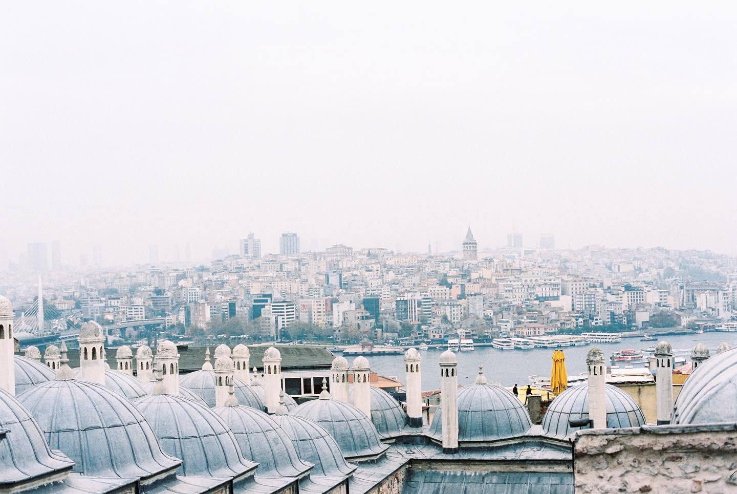 I have some beautiful things hitting the blog soon. Keep an eye out for it. In the meantime, soak up this photo of Istanbul. 💕