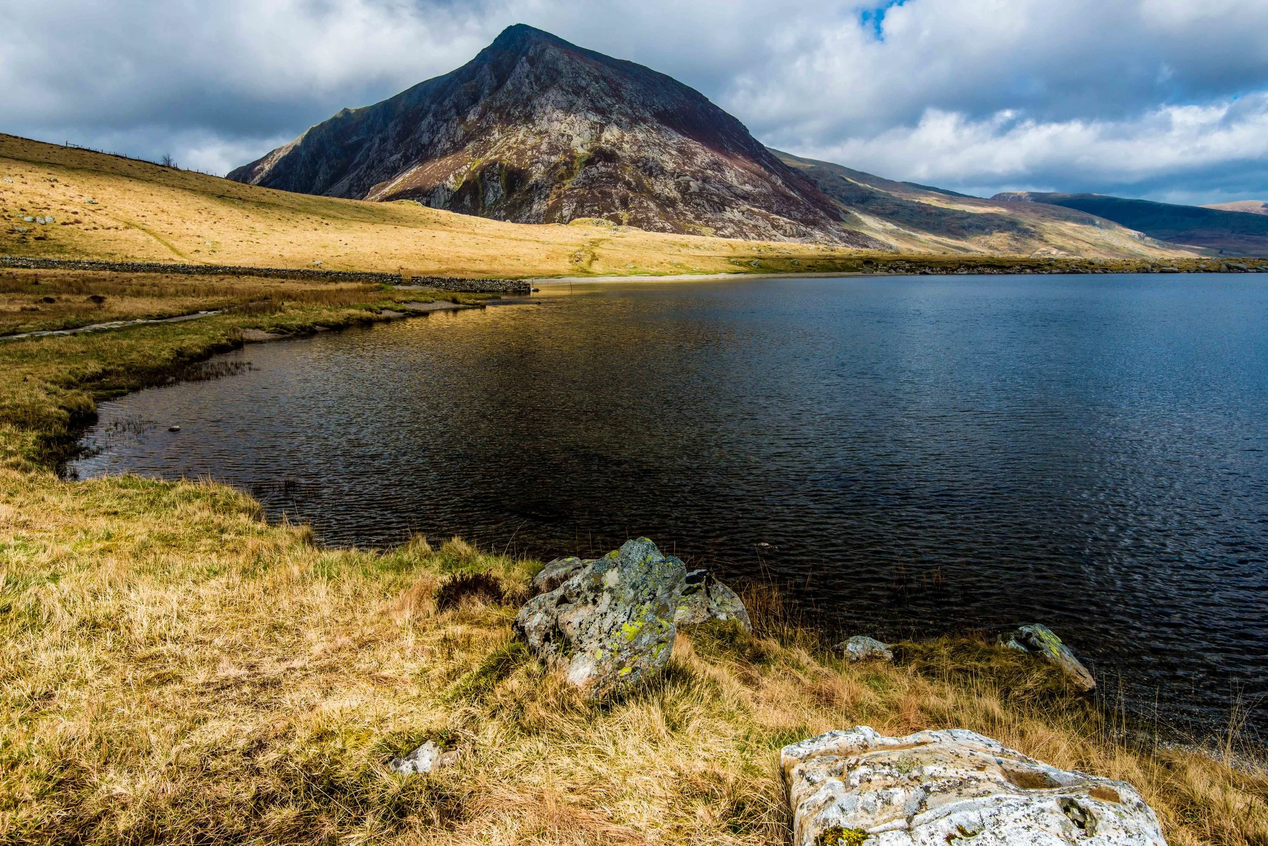 Pen yr Ole Wen - warm colours wash a winter day