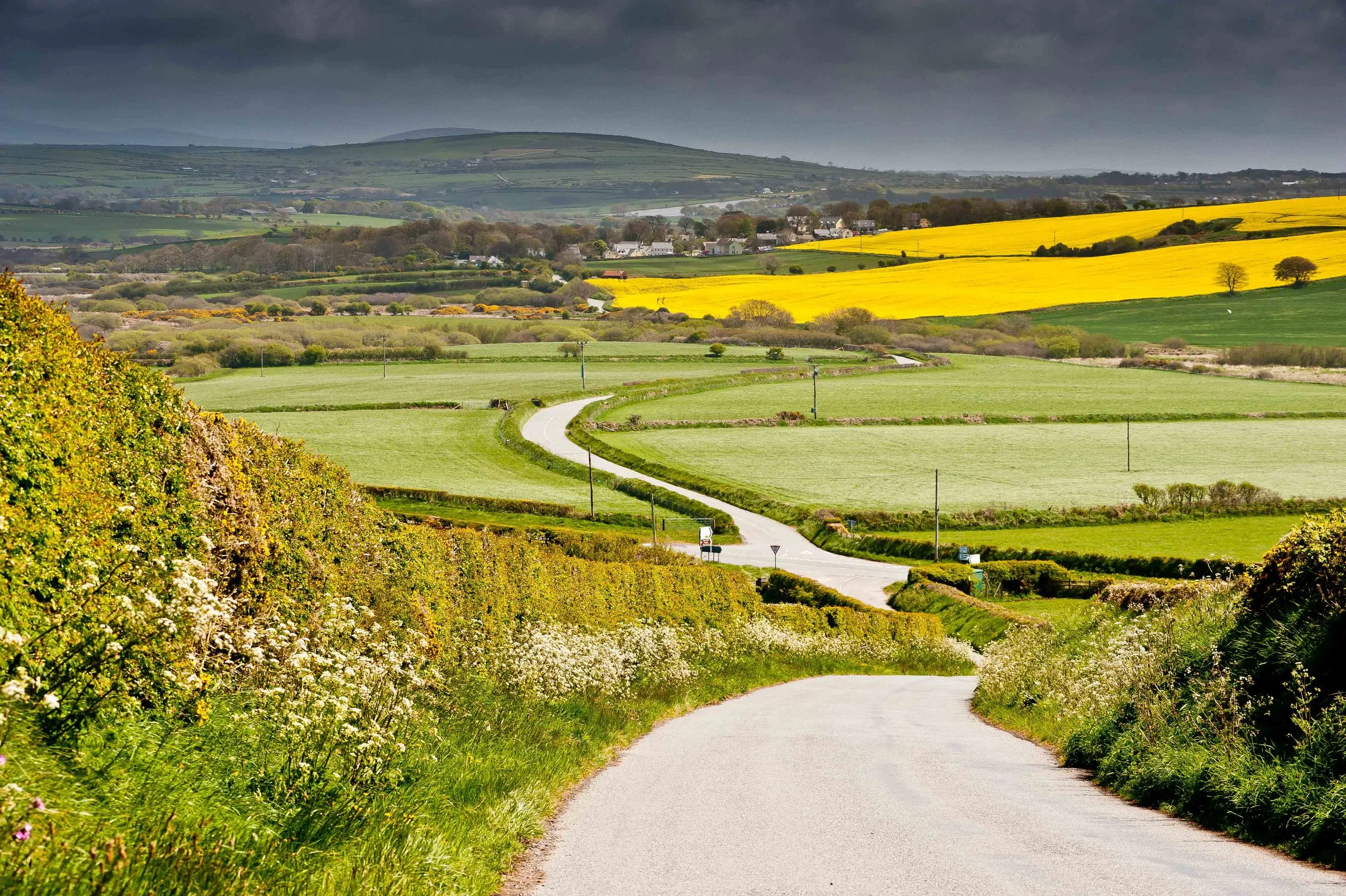 The road to Llangloffan