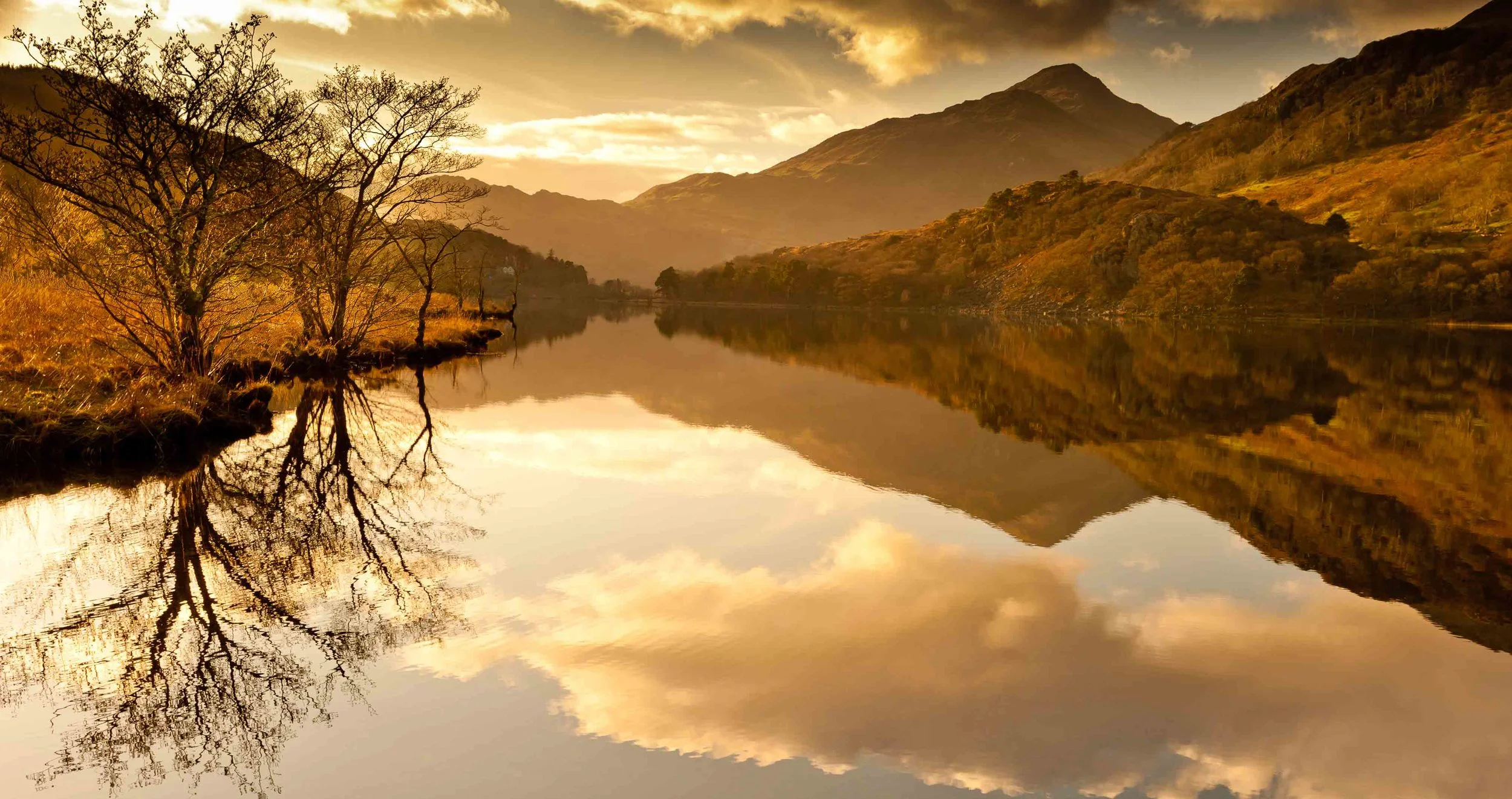 Llyn Gwynant soft evening sunset