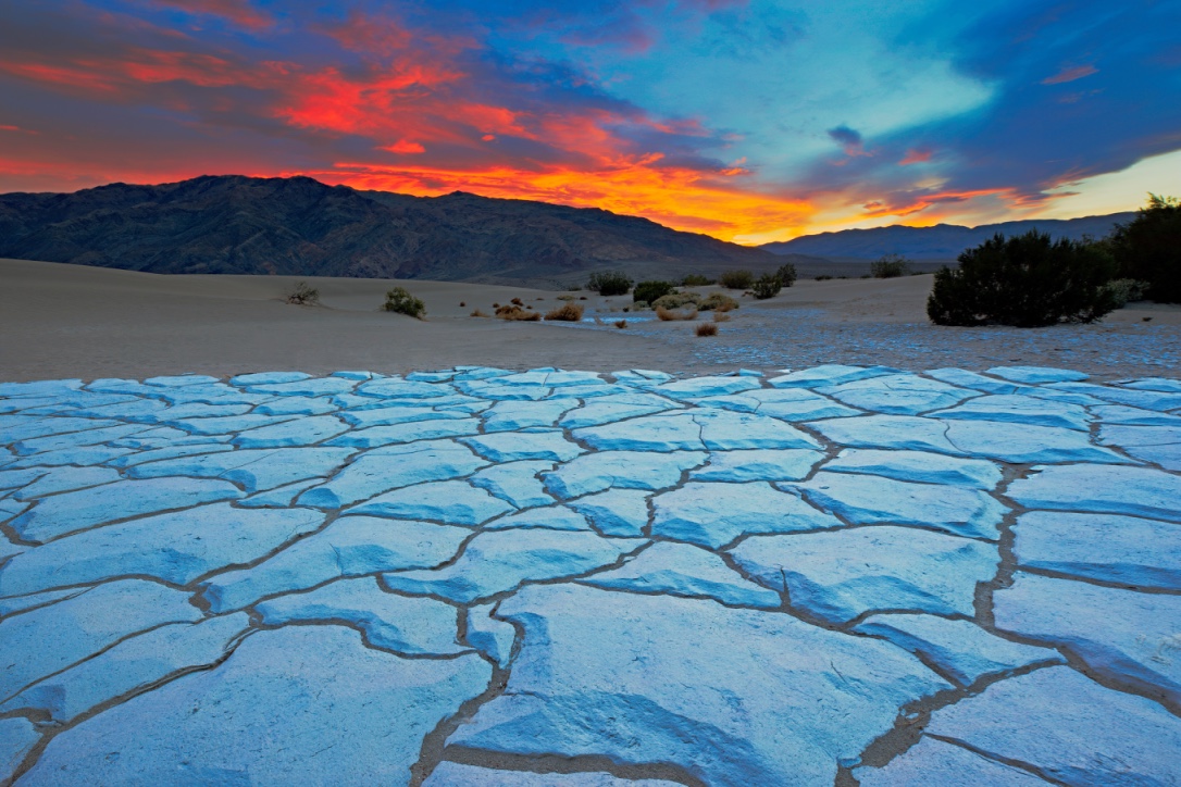 Sunset from Mesquite Flat Sand Dunes - Death Valley National Park - California - ( PHOTO: DOUG MEEK/SHUTTERSTOCK)
