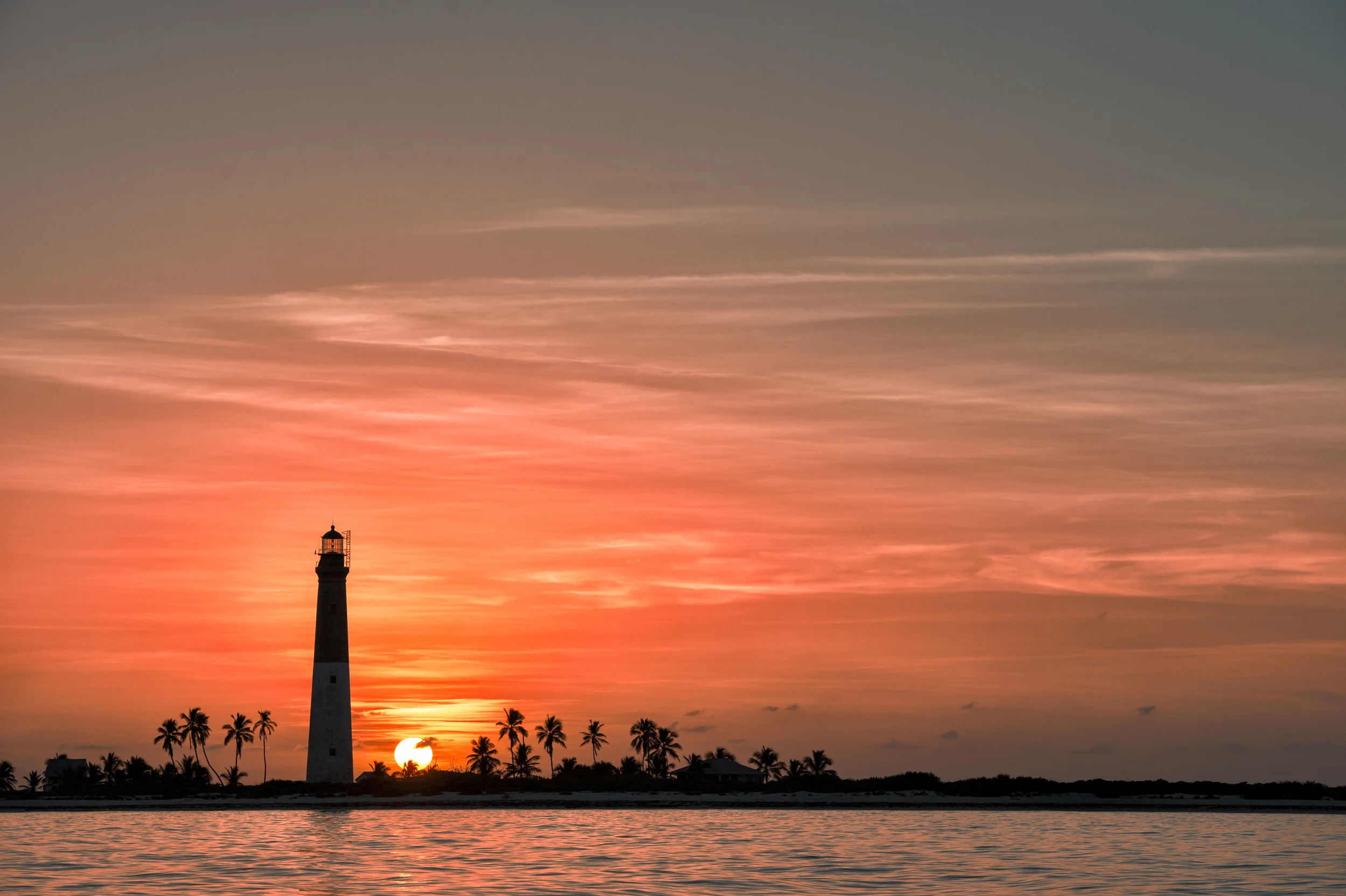  sunset from the lighthouse of dry tortugas – (PHOTO: Dan Kosmayer/SHUTTERSTOCK)