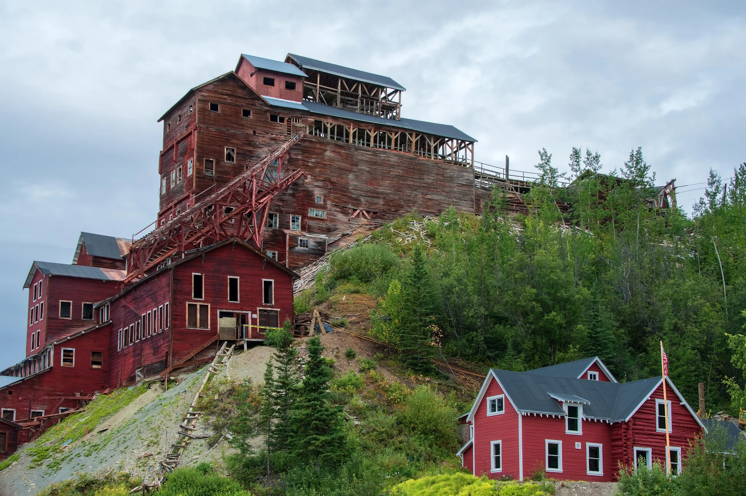  KENNECOTT COPPER MINE - (PHOTO: MIKE CLIME/SHUTTERSTOCK)