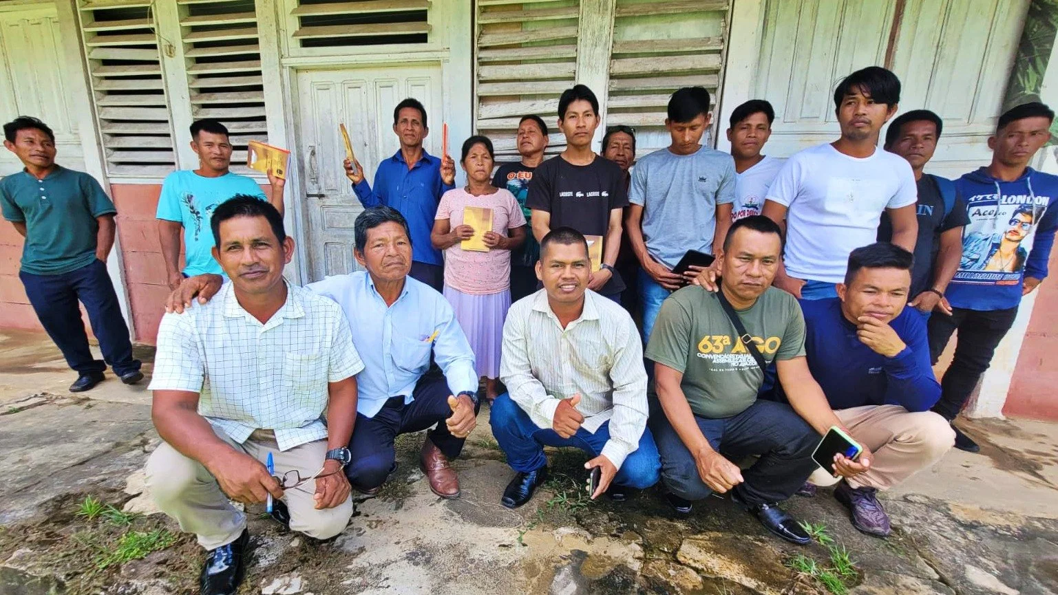 Our seminary students are hungry for GOD'S WORD! Pray that they will STAND FIRM against the spiritual opposition they will encounter. 

You can support their education and help HOPE flow to their communities.
amazonvida.org/current