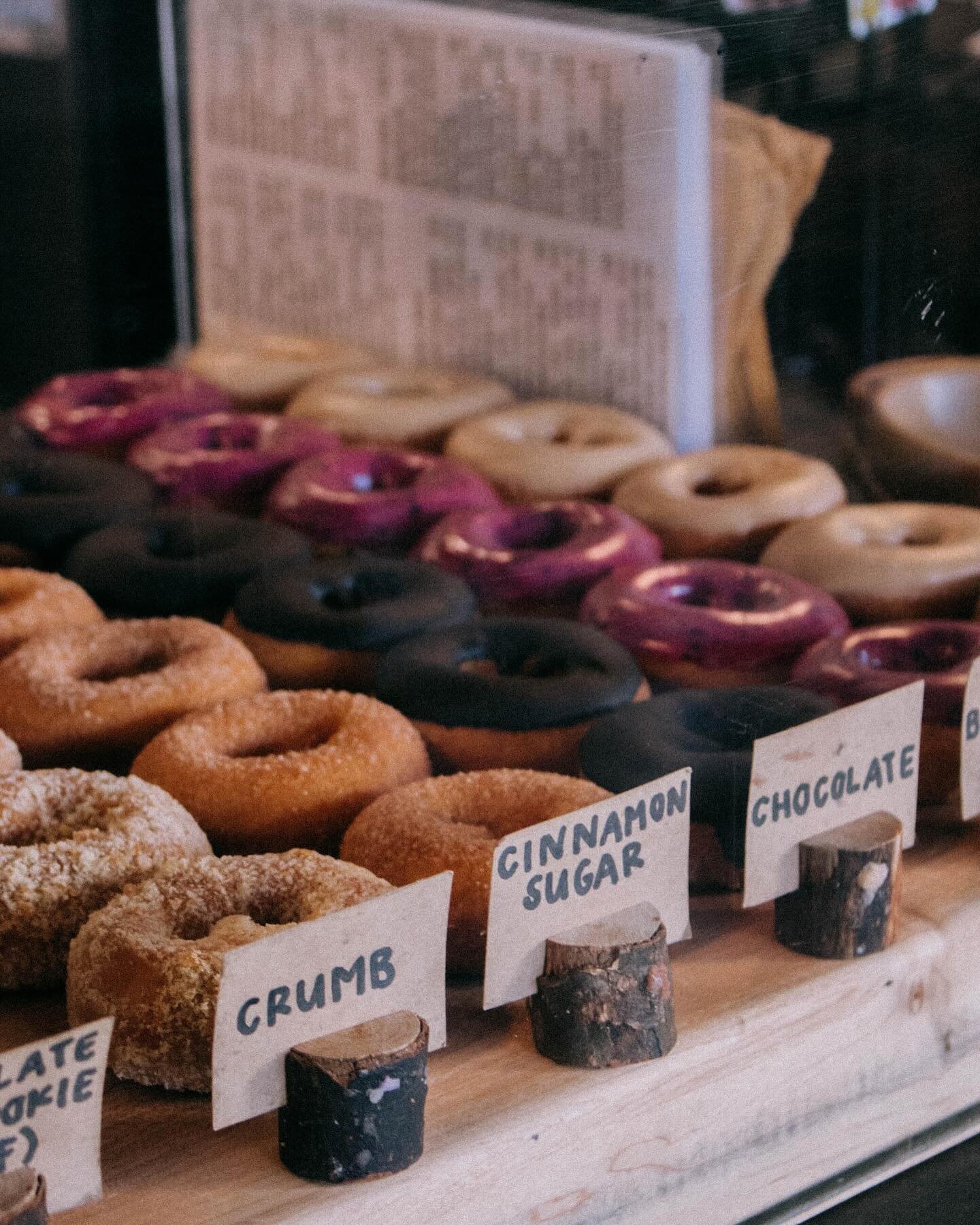 There is nothing like our delicious, undetectably, vegan donuts at our caf&eacute;! ☕️ 🍩
Our wide variety of baked goods is sure to have the perfect one for you! 🫶🏻While not all our donuts are gluten free, we do have a gluten free option which is 