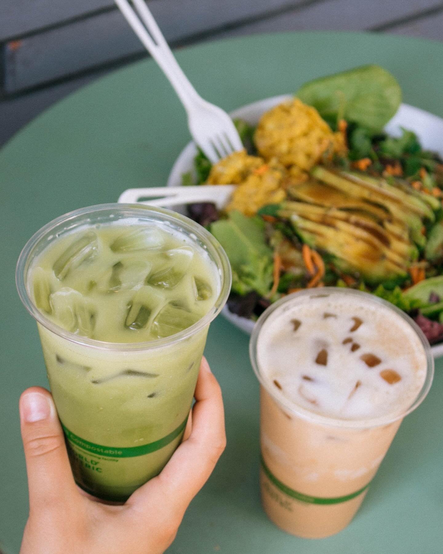 Looking for something fresh on your spring day?! 👀🫶🏻
From our house-made and natural ingredient salads, to our unique Spring Orange Rosemary Matcha, switch things up with something refreshing today! 🌱🍃💗We like to keep things new and different f