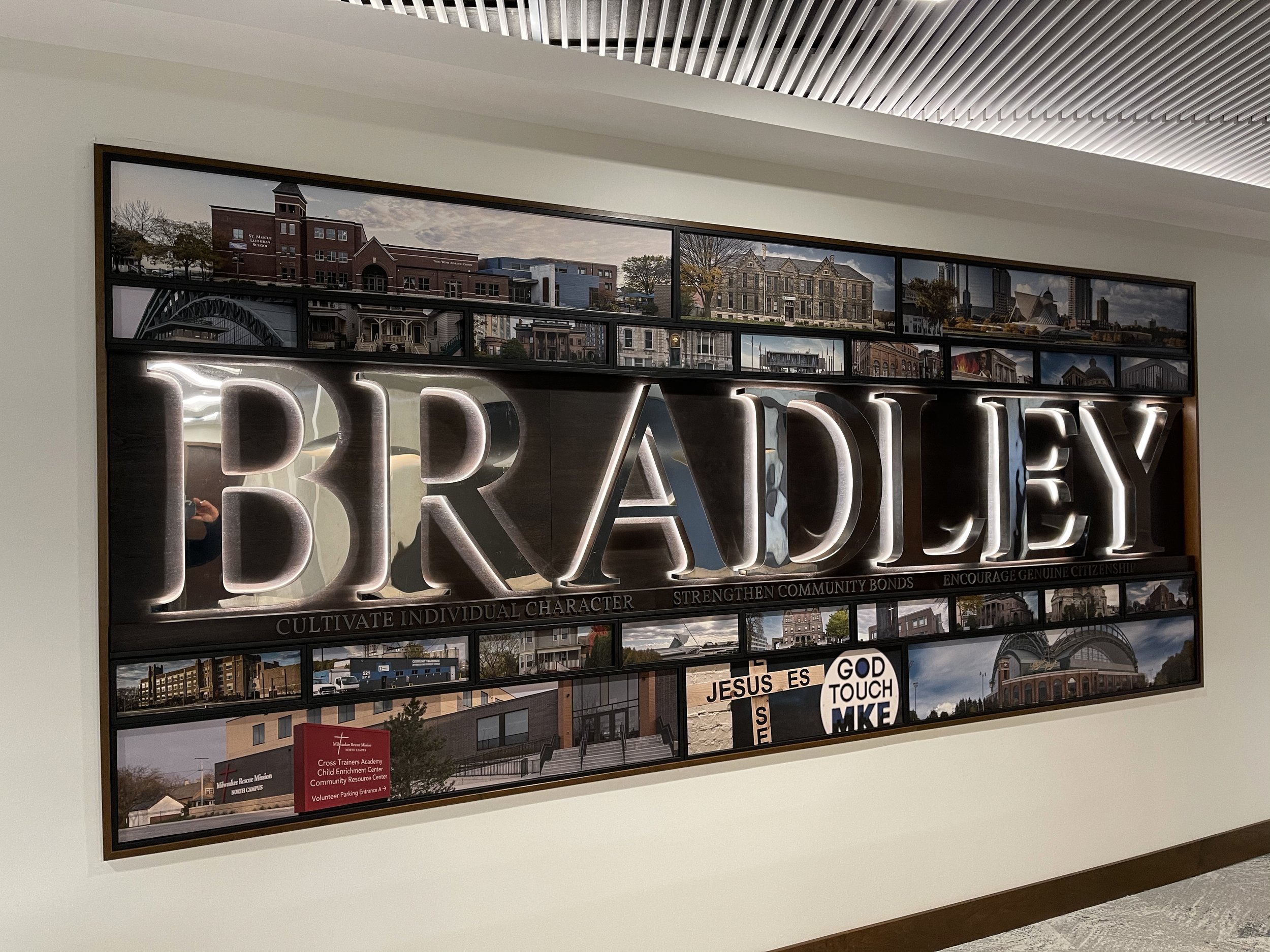 Bradley Foundation | Sign Niche | Milwaukee, WI