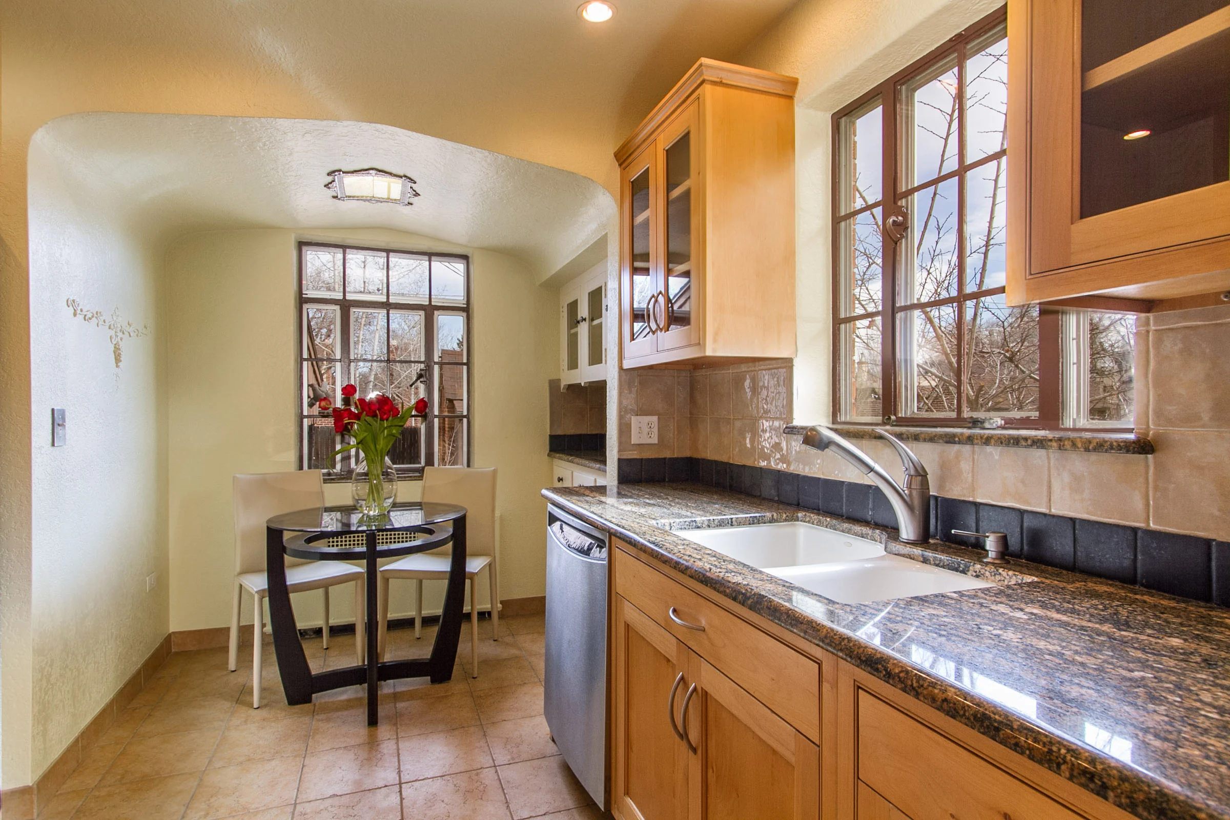 1177286_Kitchen-with-Breakfast-Nook_high.jpg