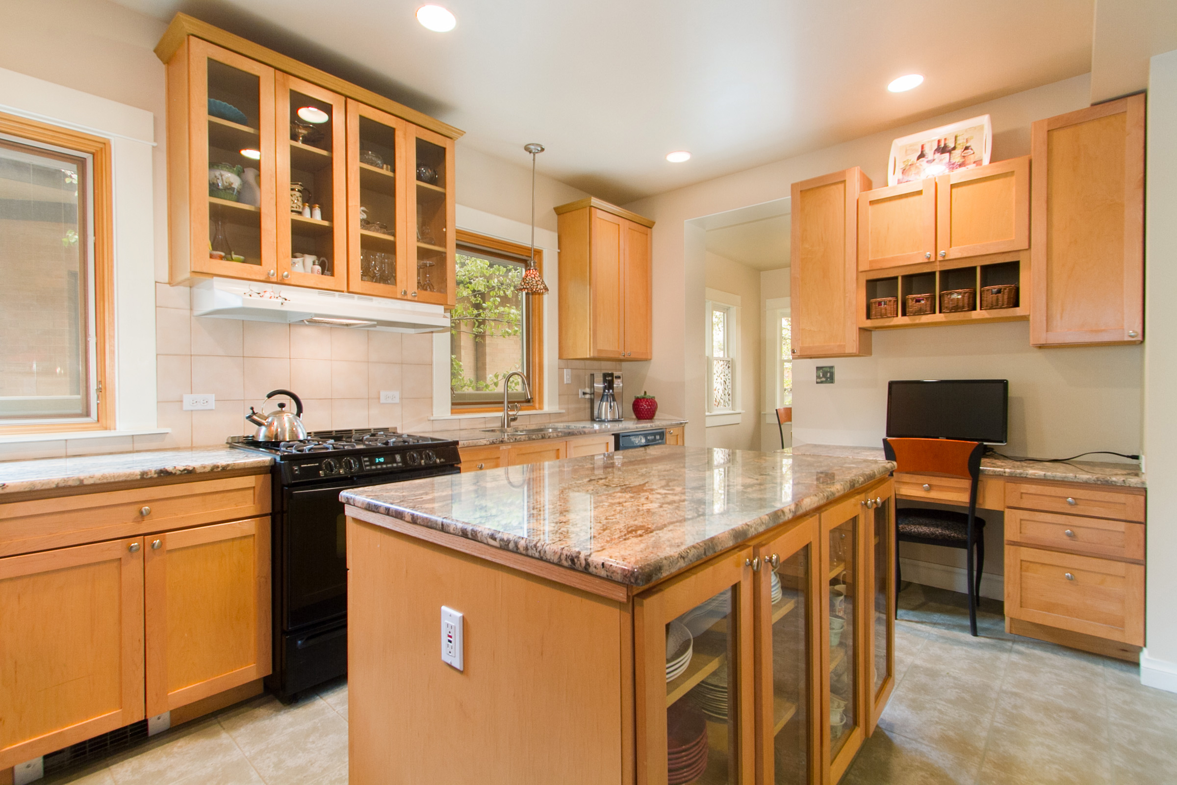 1246123_Updated-Kitchen-with-Granite-Counters-And-Desk_high.jpg