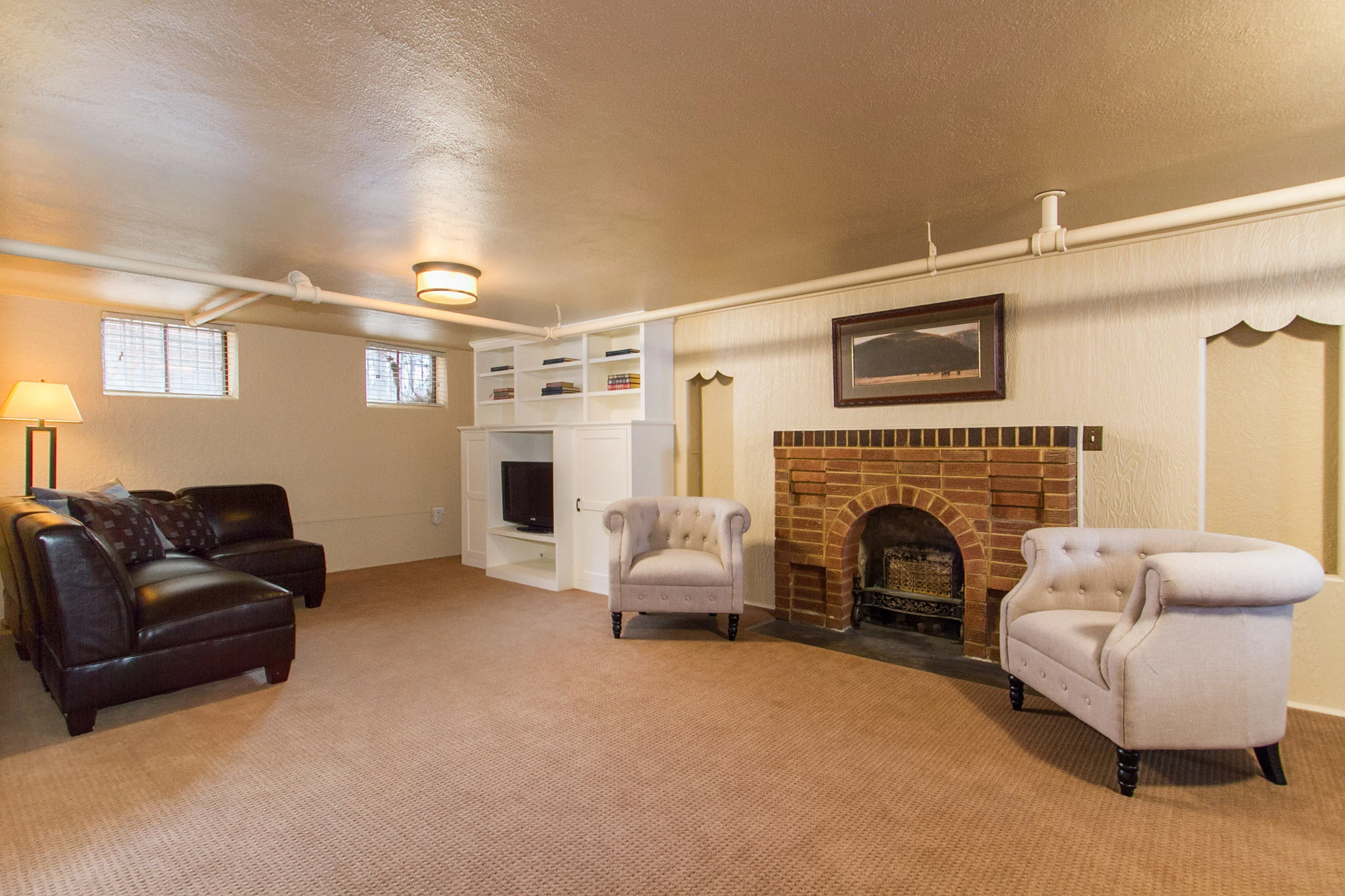 1177284_Family-Room-with-Fireplace_high.jpg