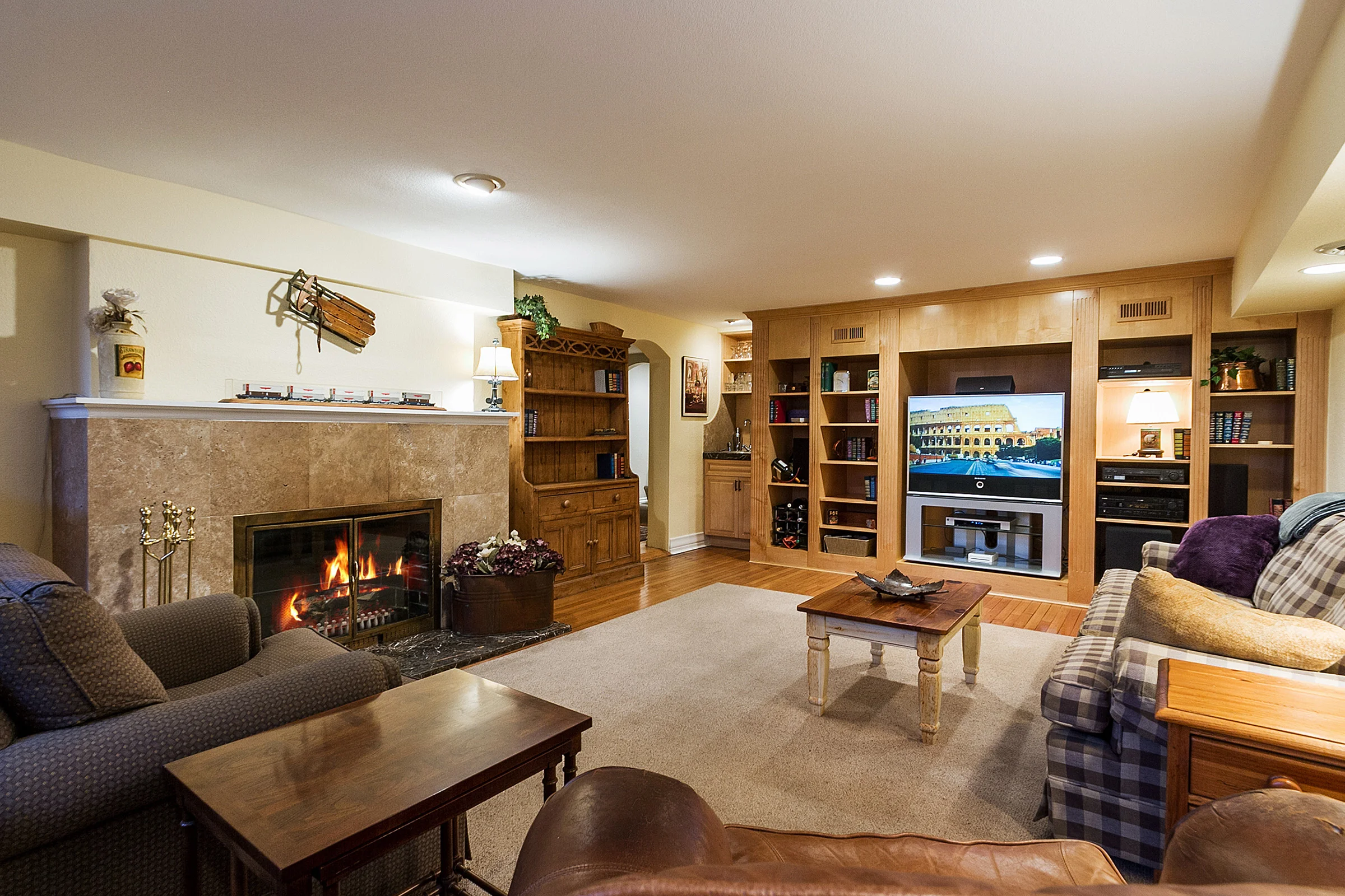 1183156_Basement-Rec-Room--wet-Bar--amp--Media-Cabinets_high.jpg