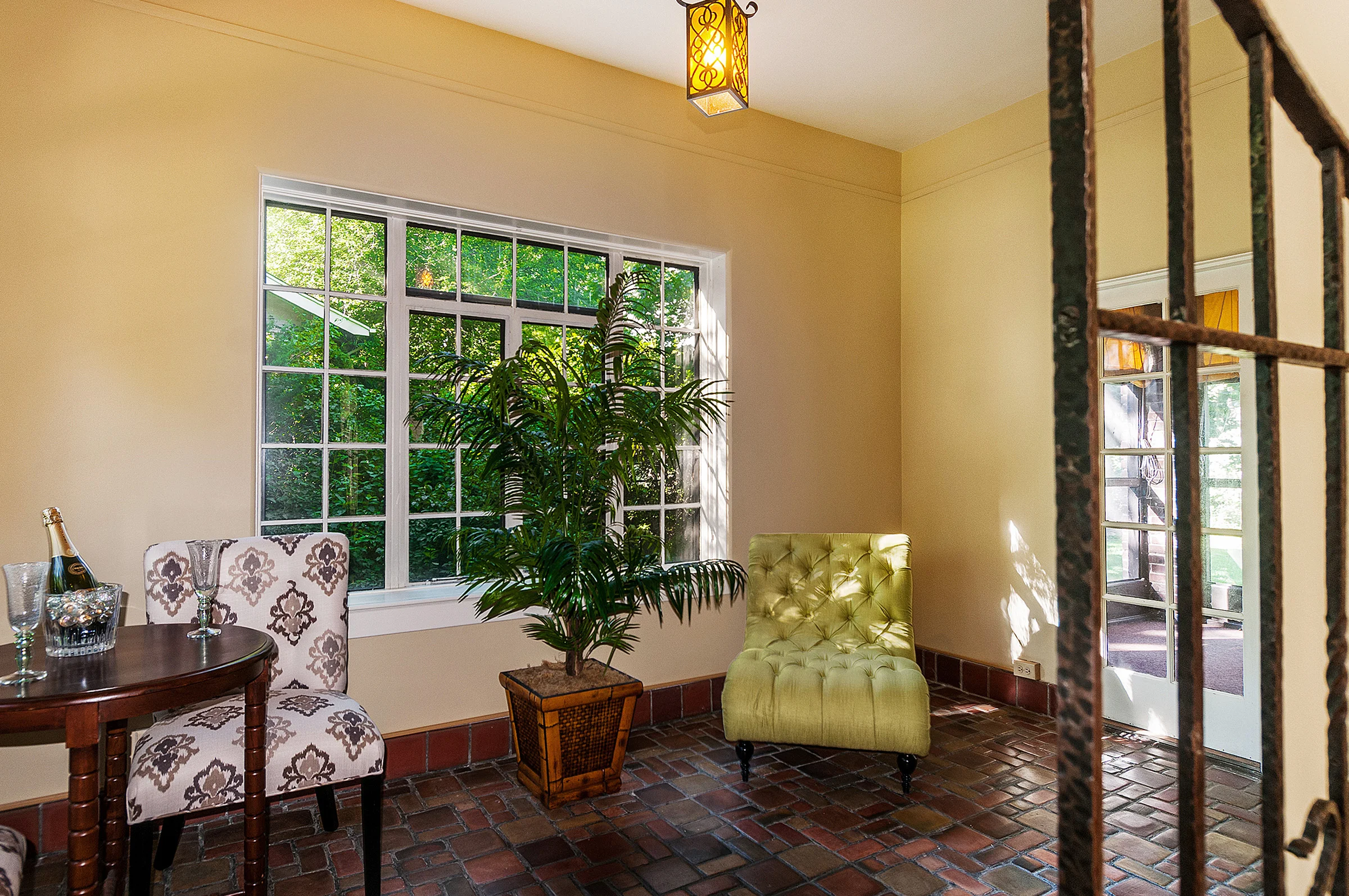 1087678_Sun-Room-has-Original-Tile-Floor_high.jpg