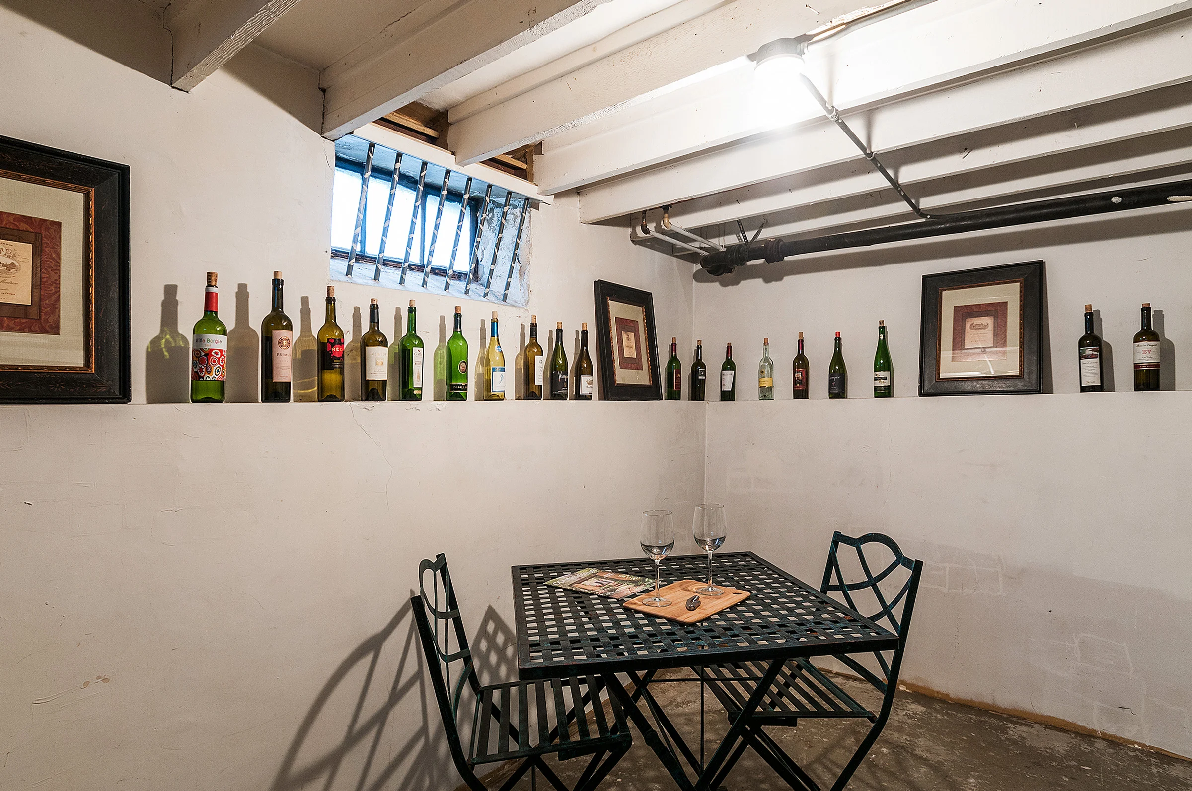1087680_Storage-or-Wine-Room-Vault_high.jpg