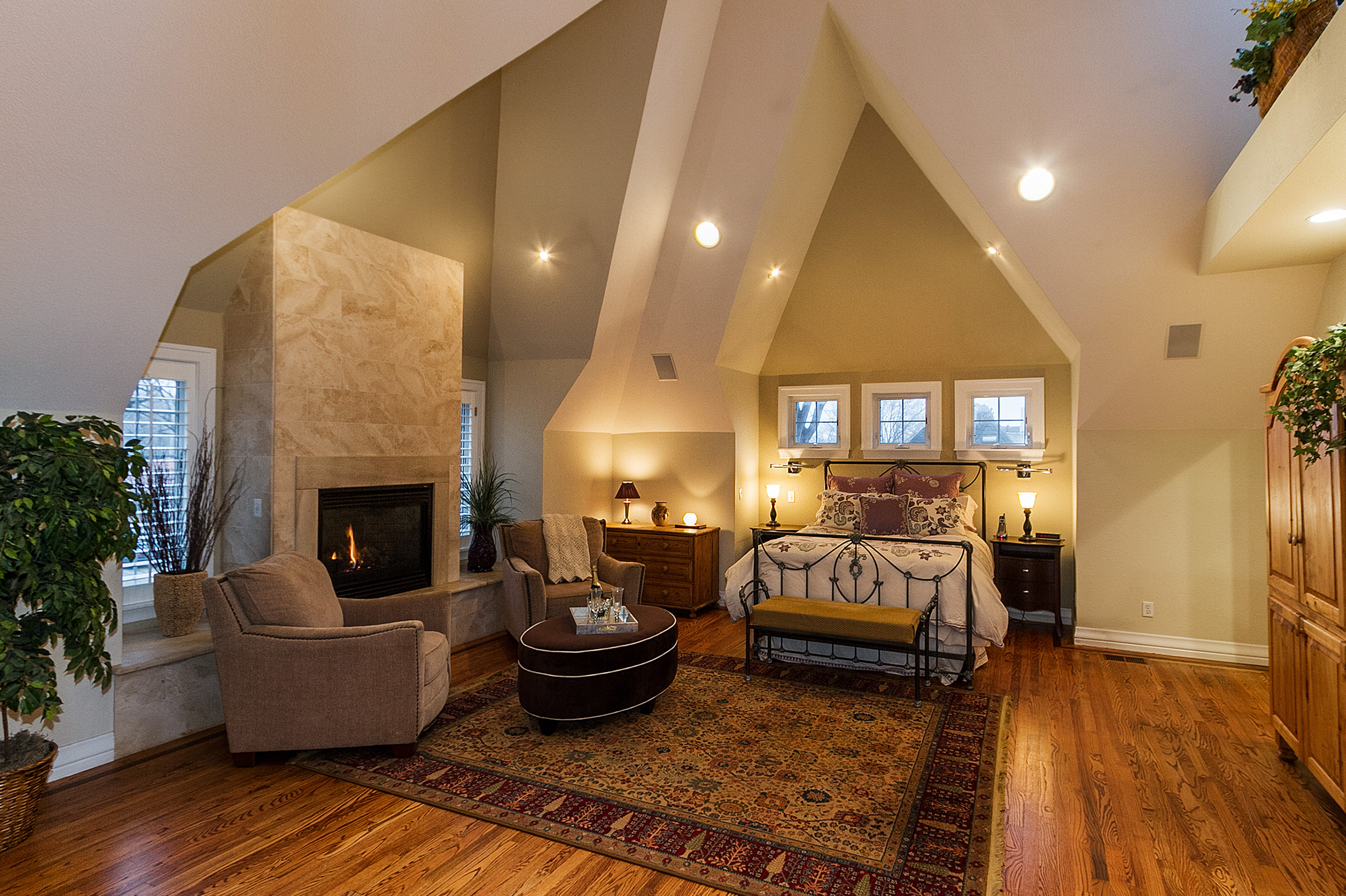 1183151_Vaulted-Master-Suite-with-Gas-Fireplace_high.jpg